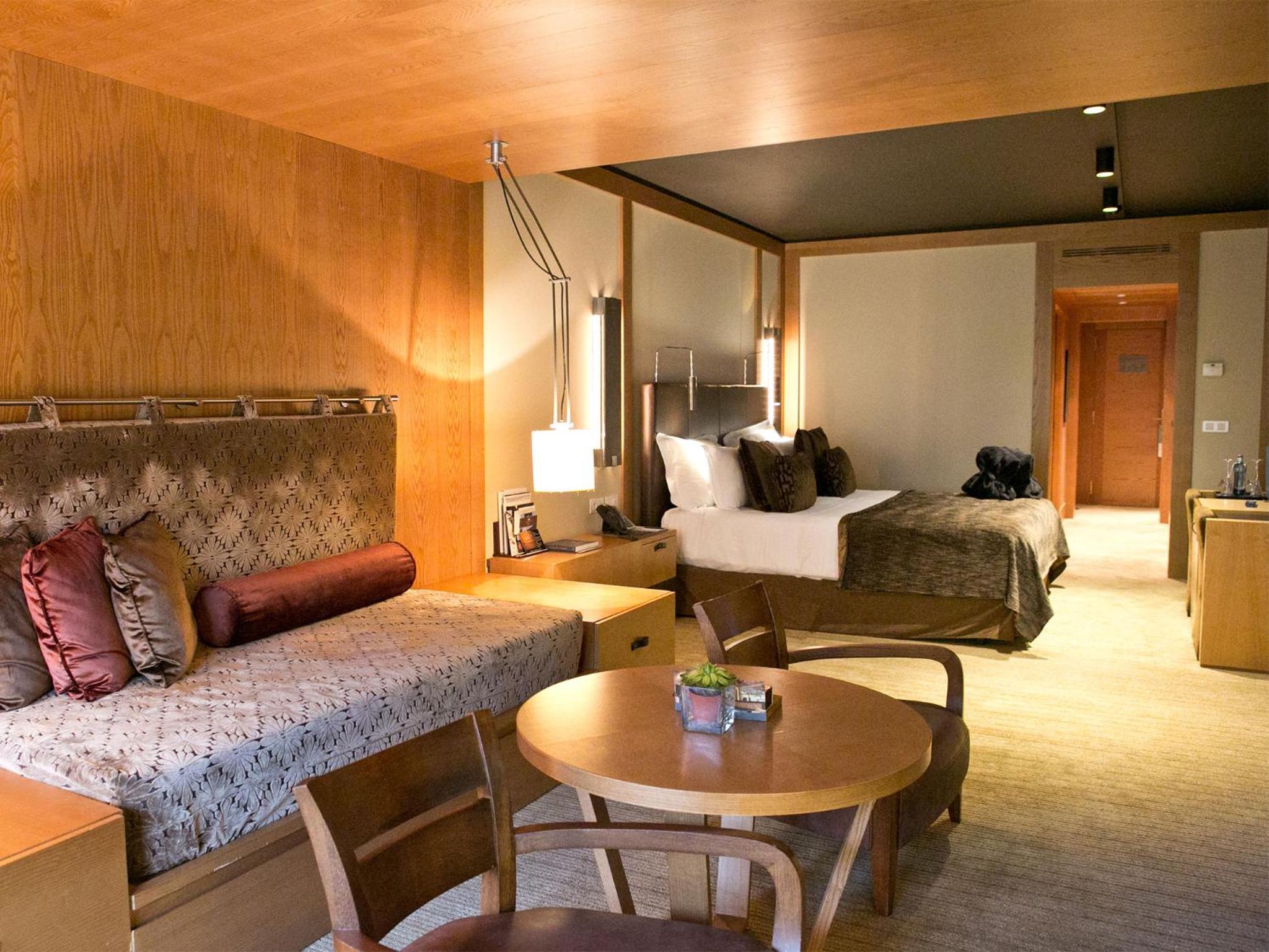 Junior Suite Deluxe (3 Adults)