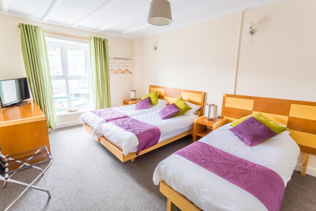 Triple Room with Private Bathroom photo 1