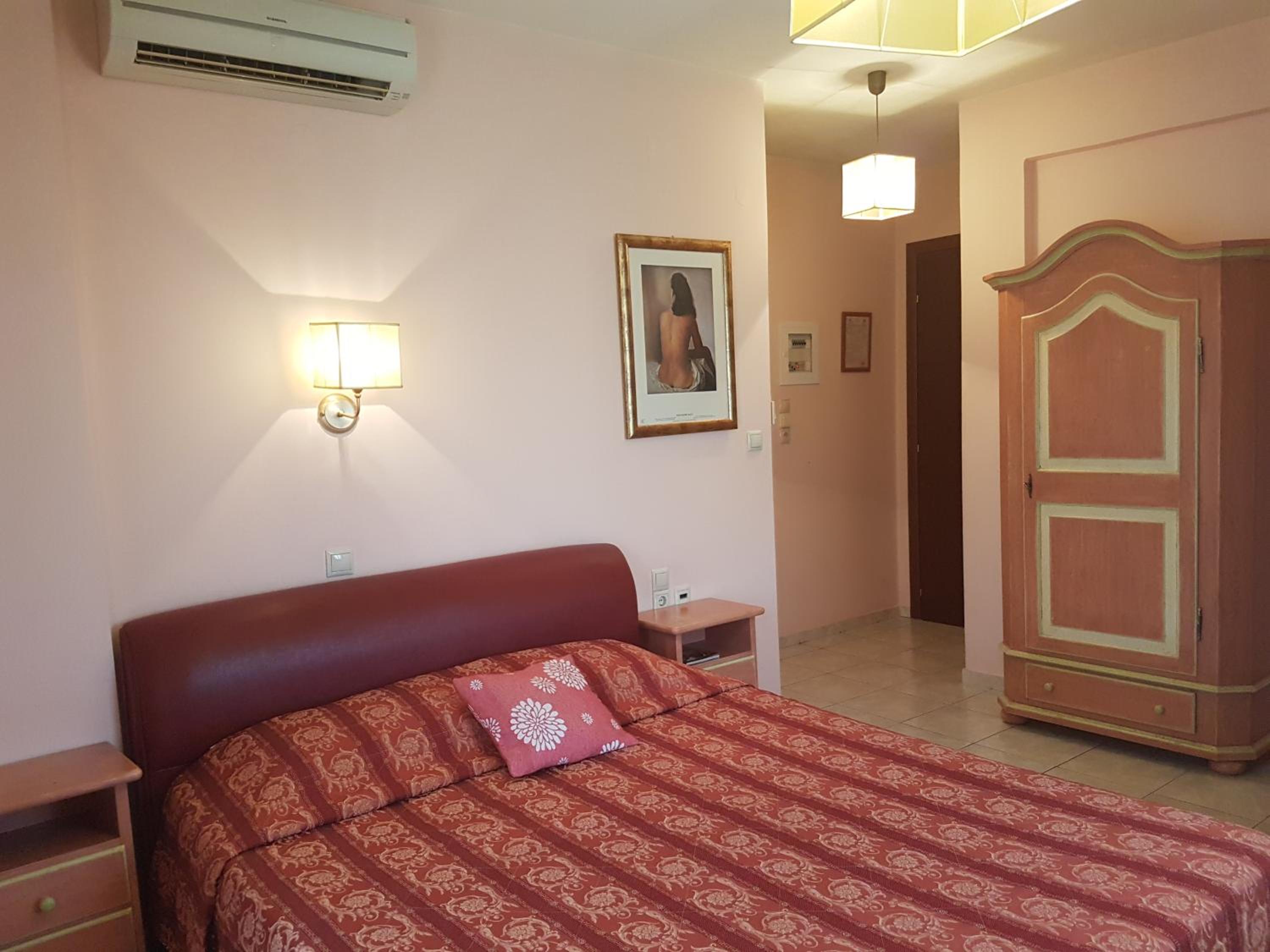 Family Room with Balcony - Photo 8
