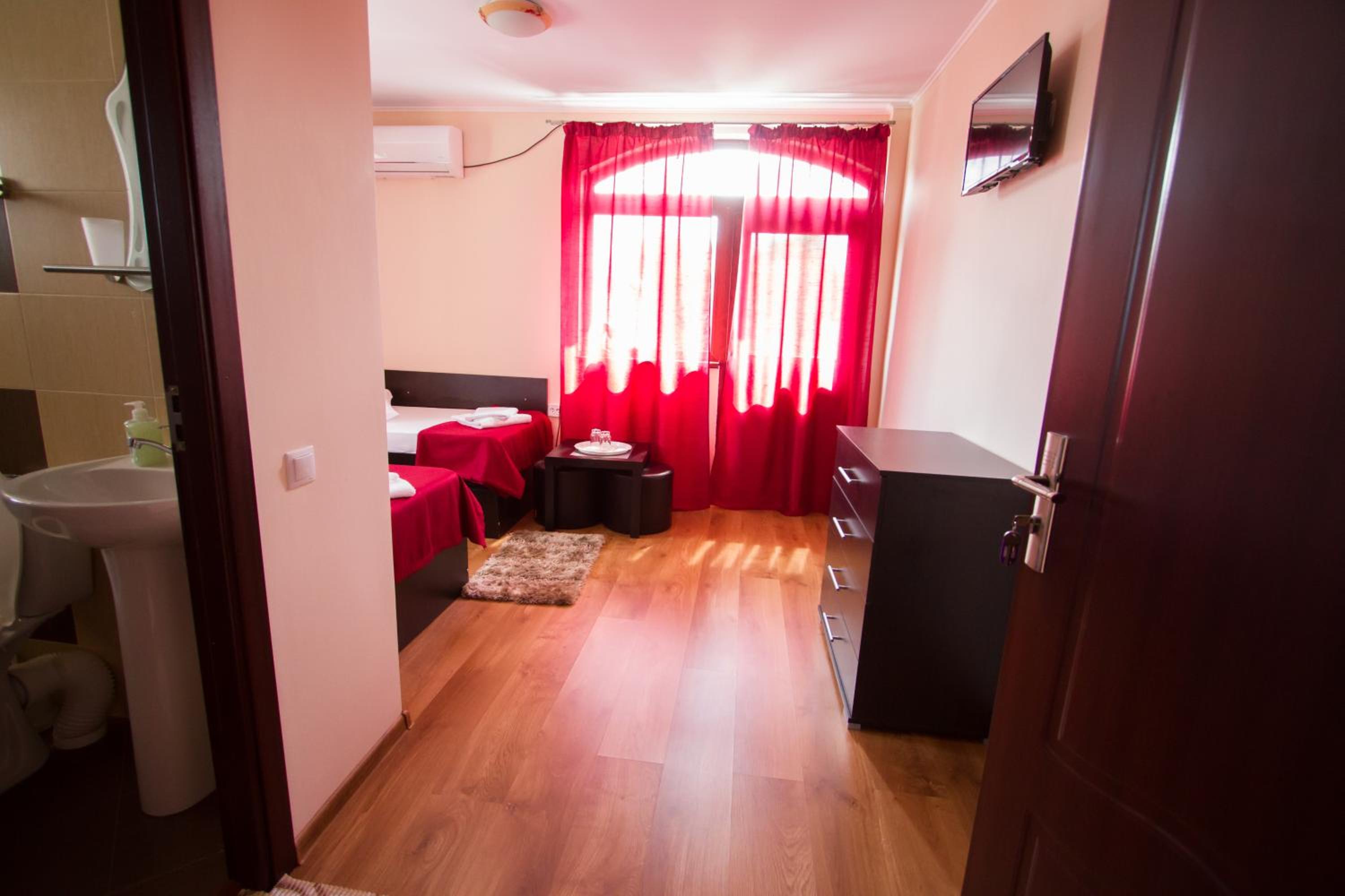 Double or Twin Room photo 3