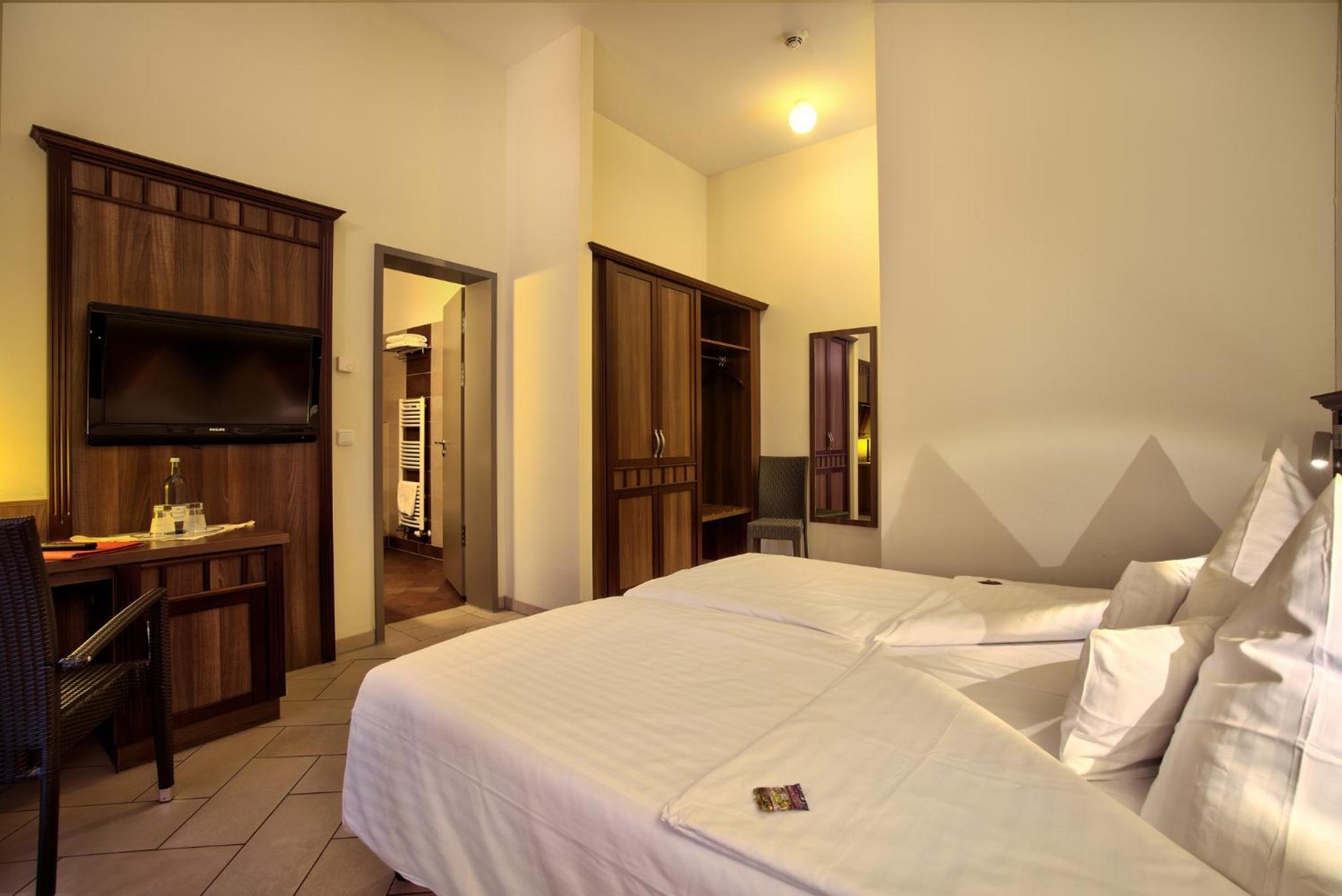 Single Room photo 3