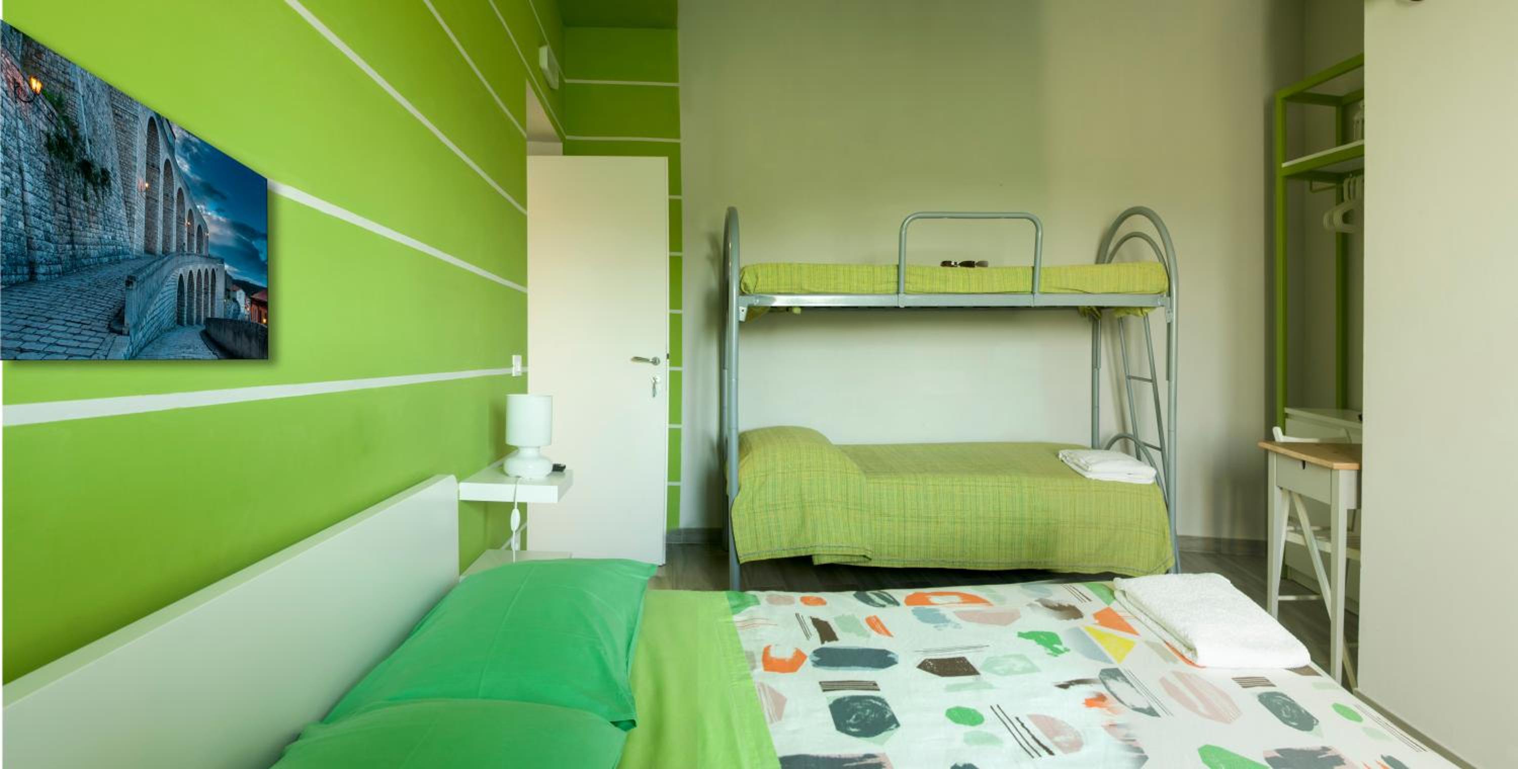 Standard Quadruple Room - Photo 5