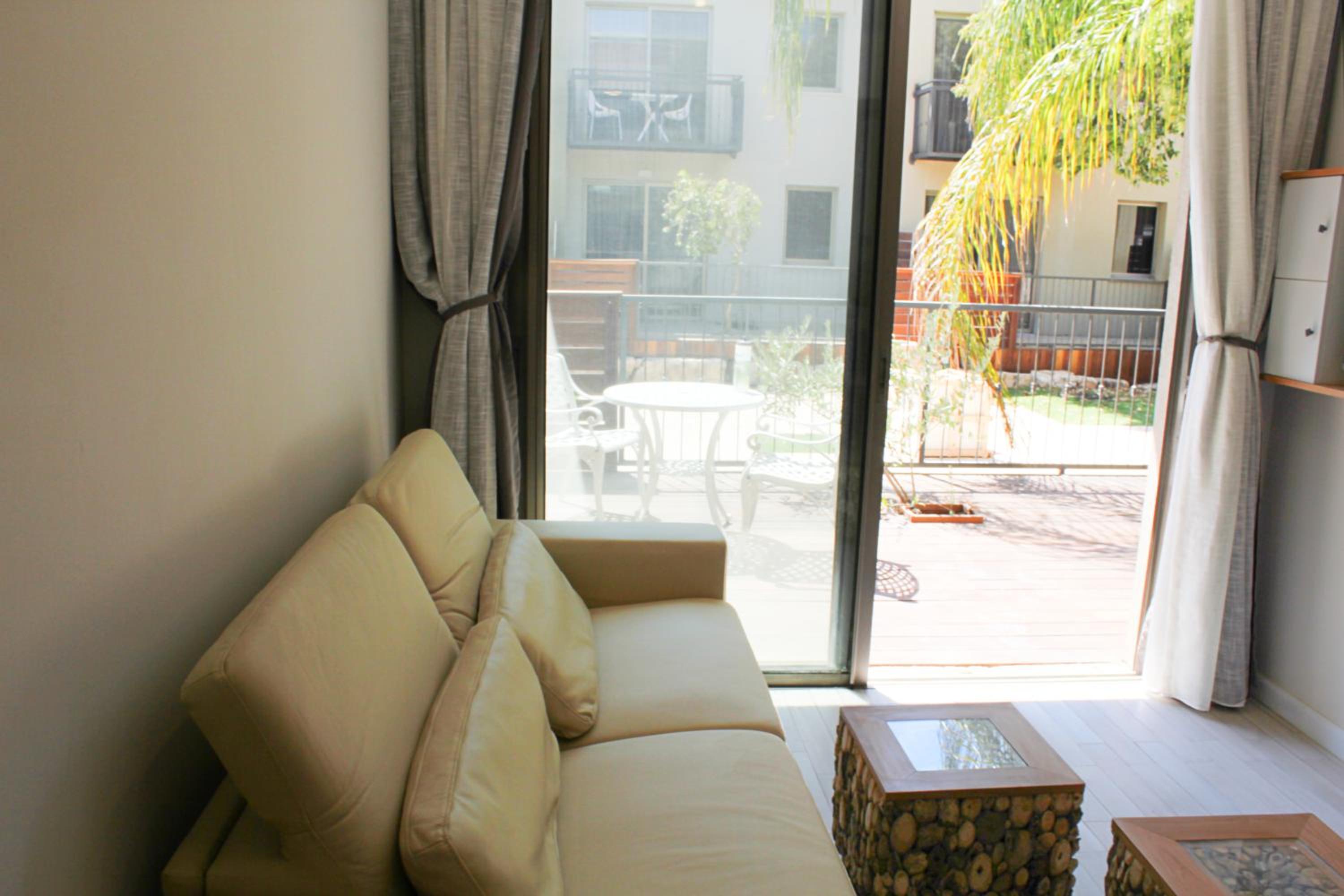 Patio Suite - Photo 11