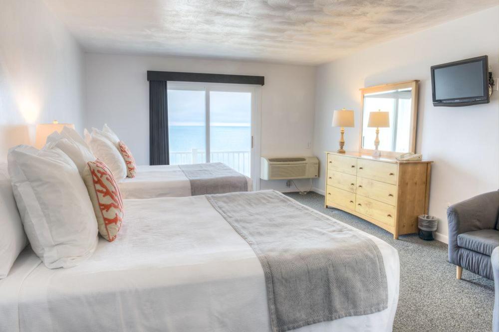 Deluxe Double Room with Balcony - Ocean Front photo 1
