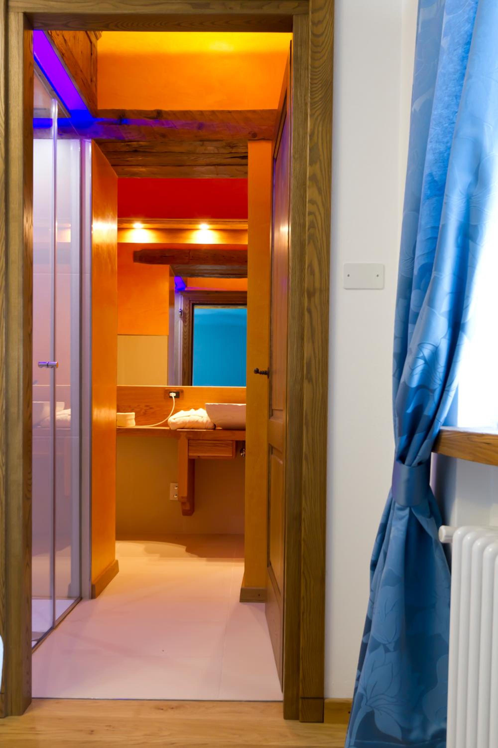 Superior Deluxe Double or Twin Room  - Photo 3