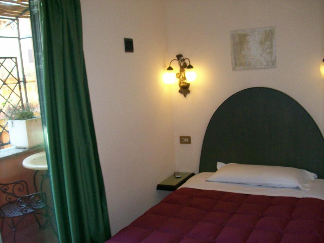 Single Room photo 1