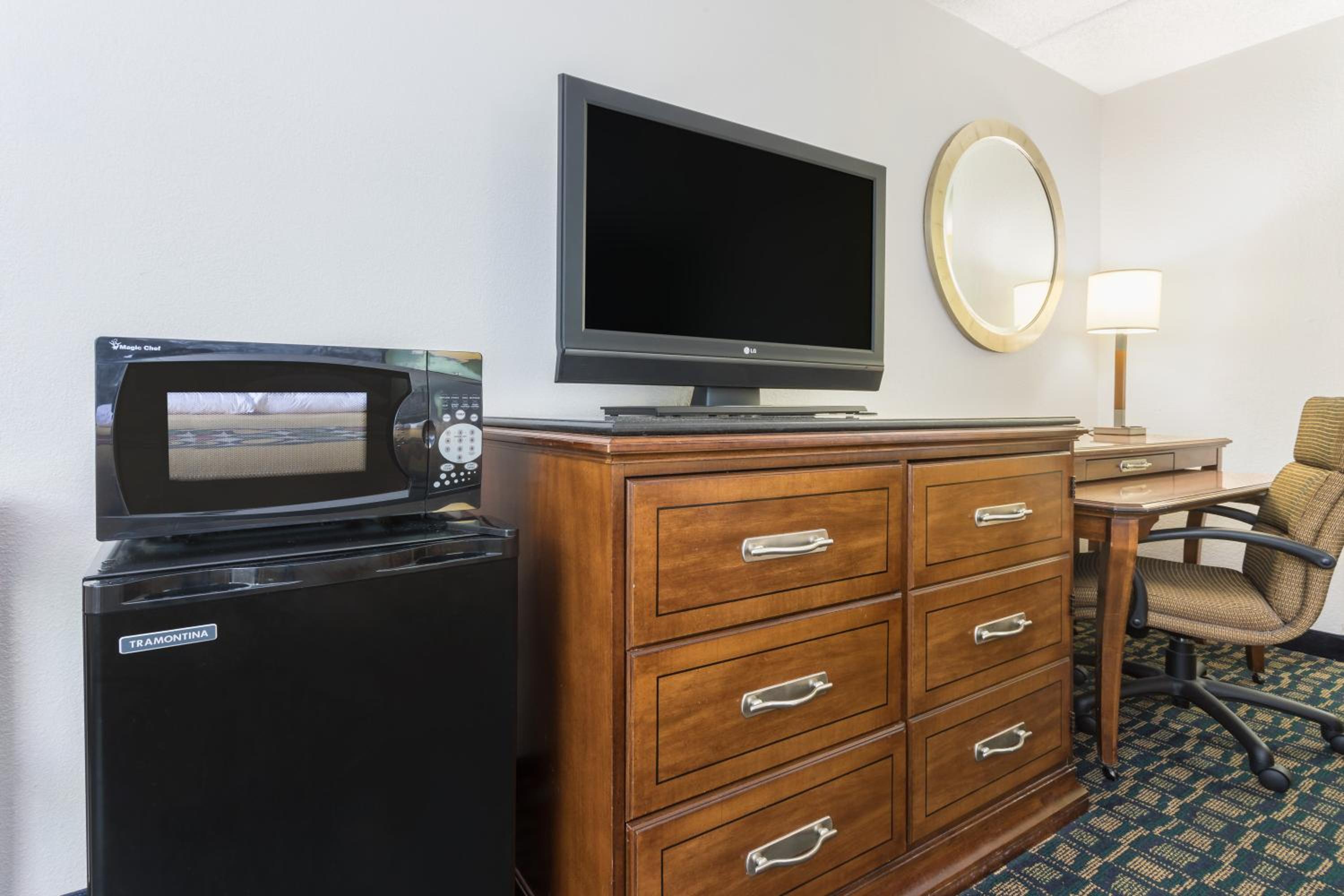 Double Room with Two Double Beds - Non-Smoking (4 Adults) - Photo 4