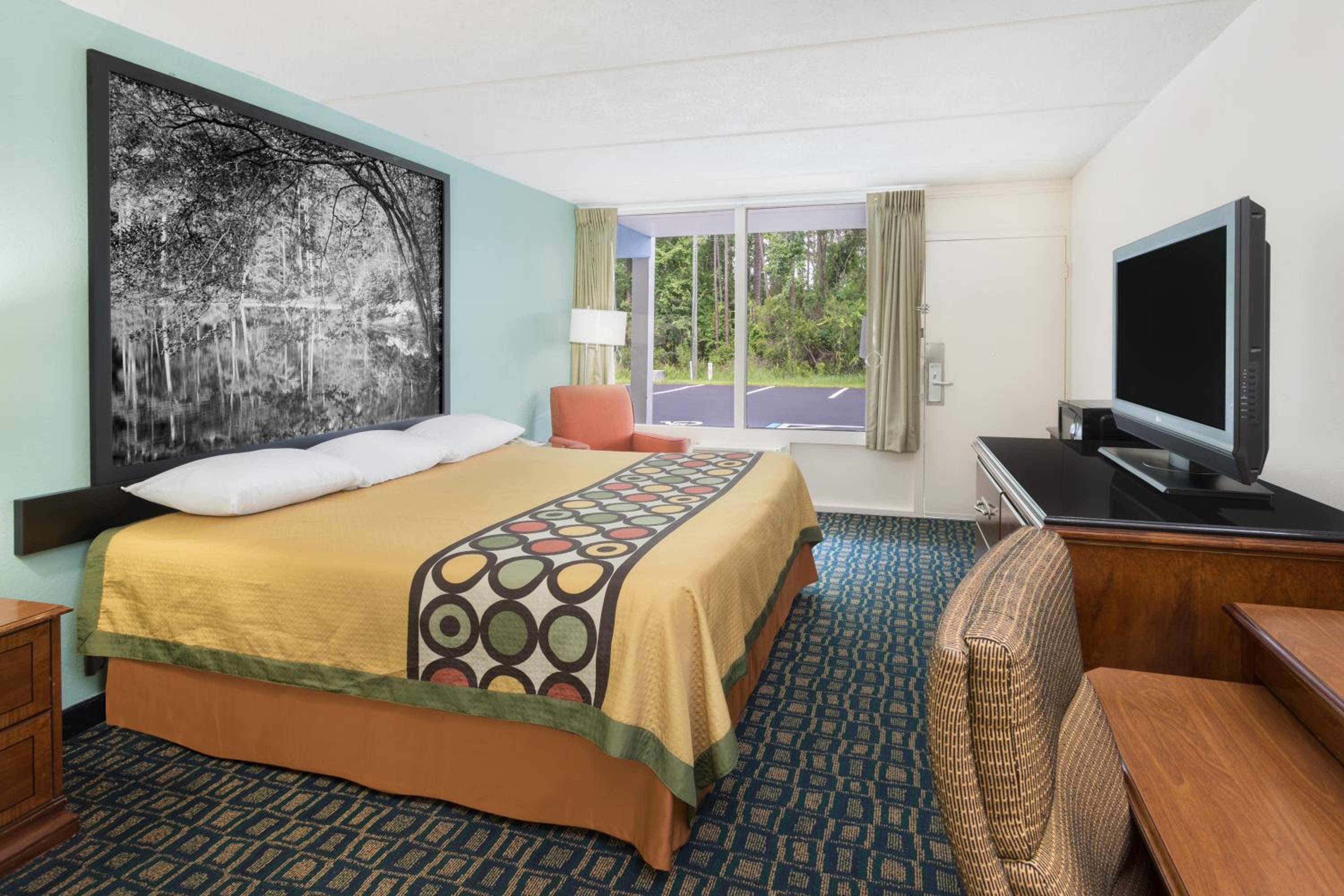 King Room - Non-Smoking (2 Adults) - Photo 1