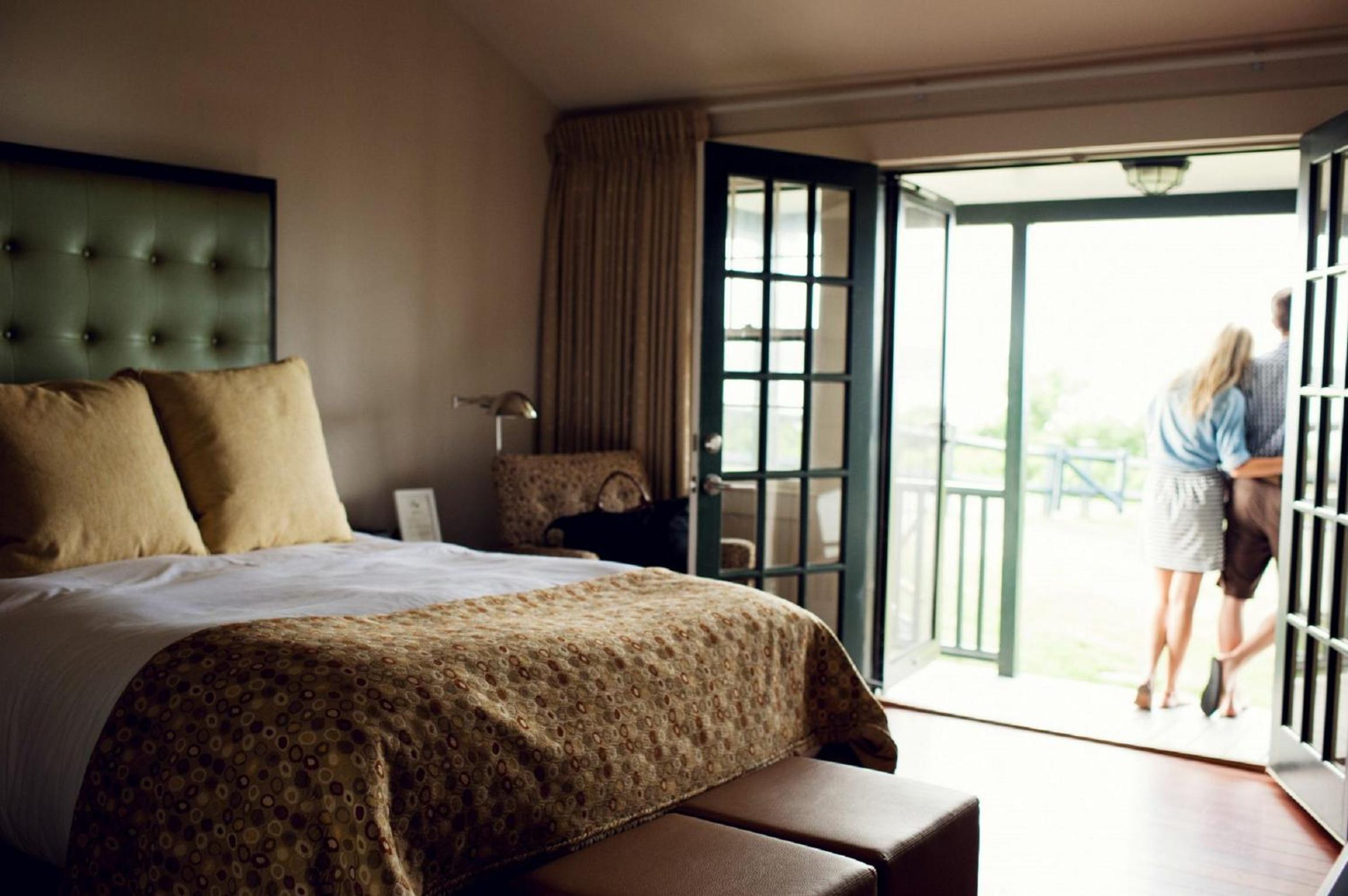 Harbor House - Photo 2