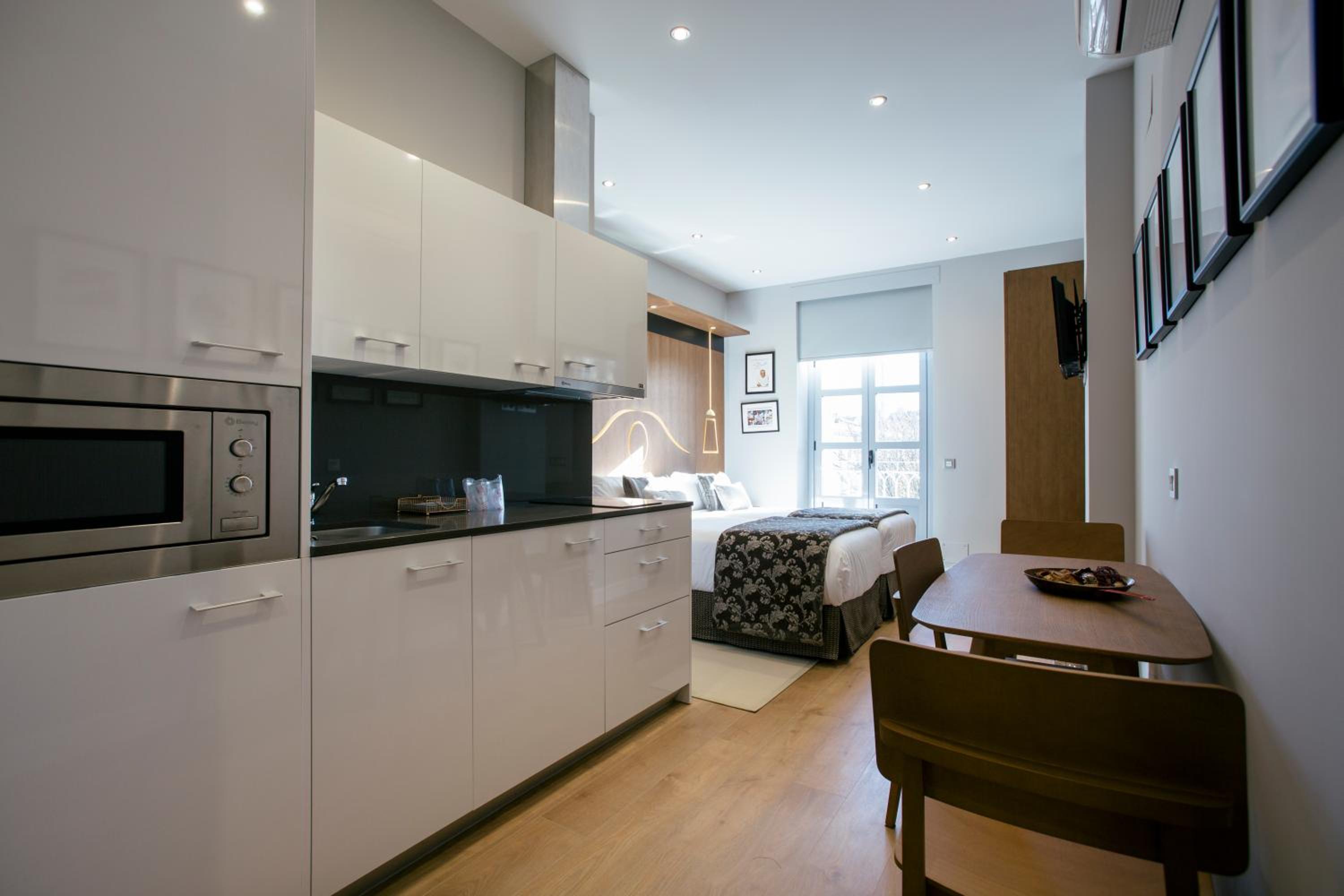 Apartamento Estudio de Dos Habitaciones con Balcón