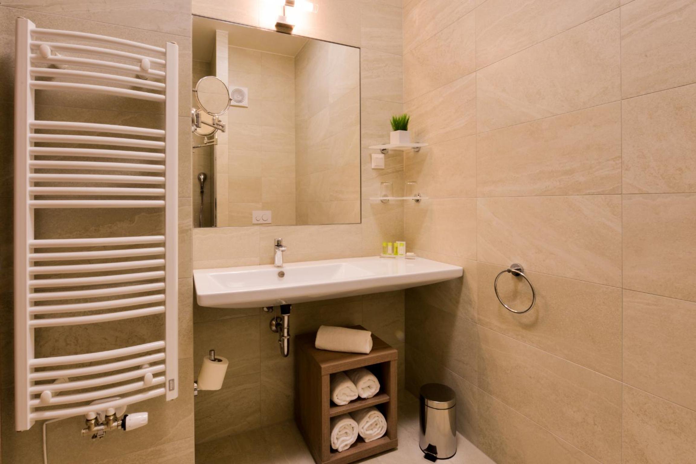 Superior Double or Twin Room - Photo 2