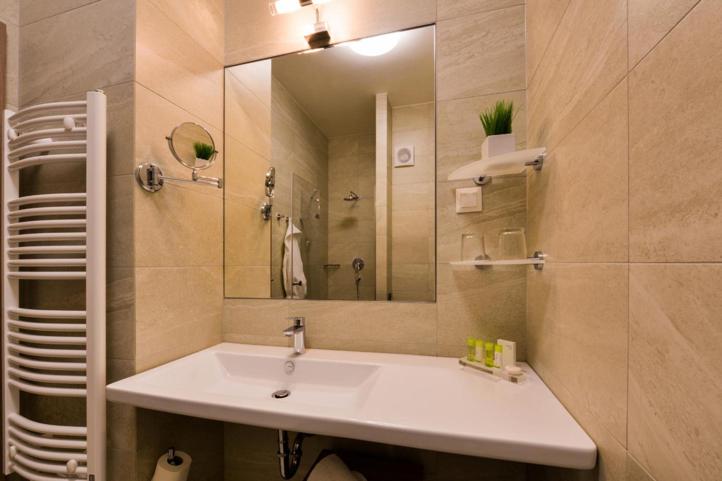 Superior Double or Twin Room with Terrace - Photo 2