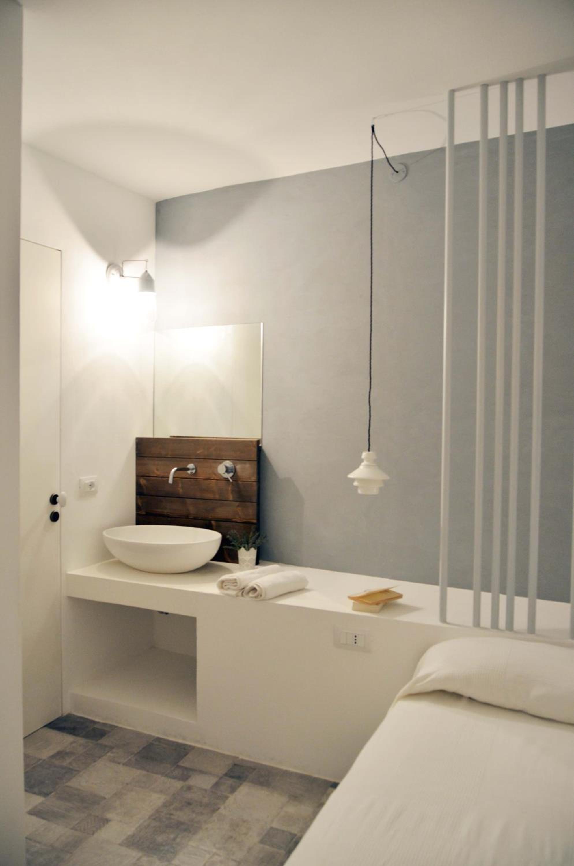 Economy Double Room photo 3