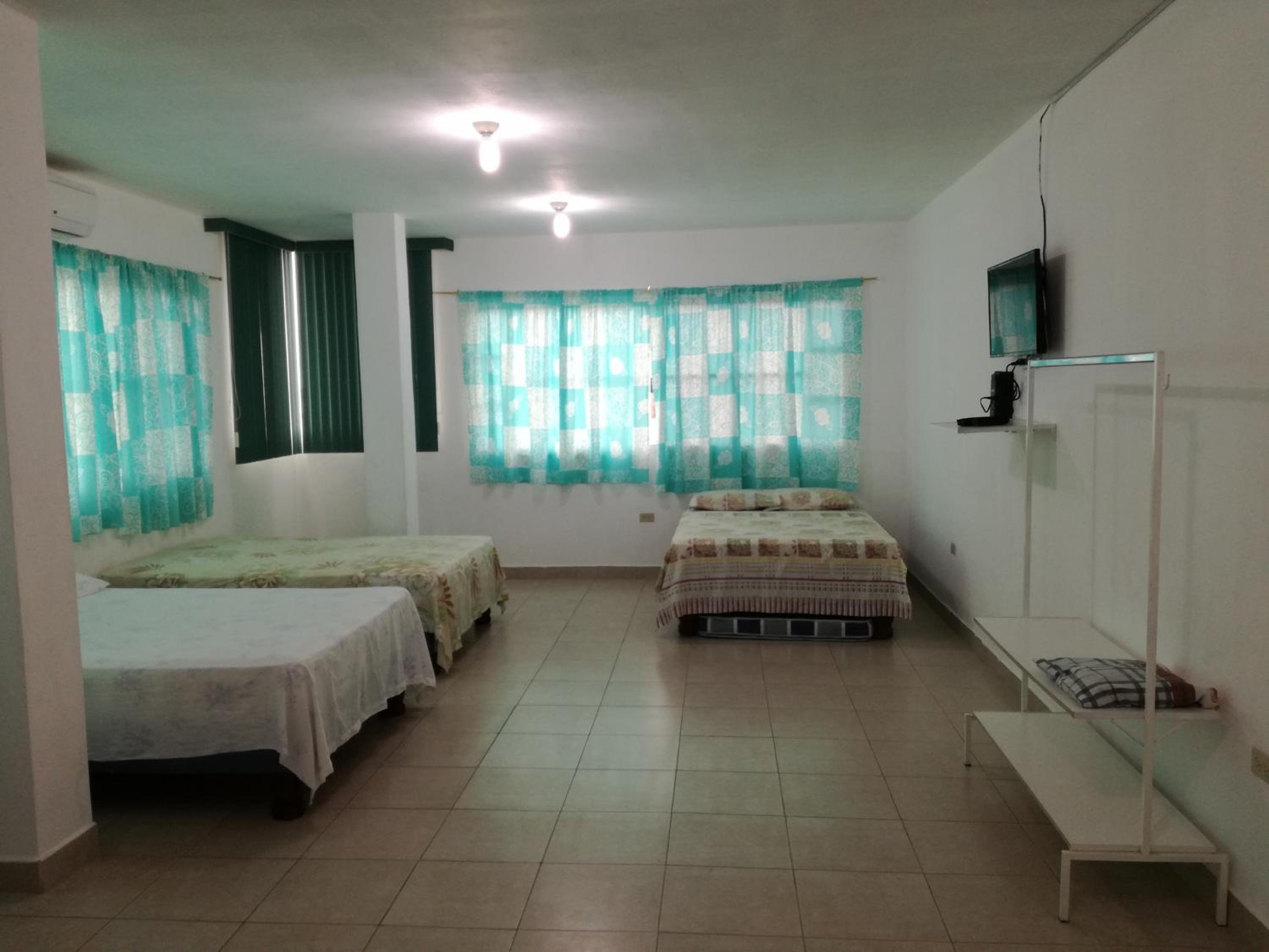 4-Bed Mixed Dormitory Room photo 3