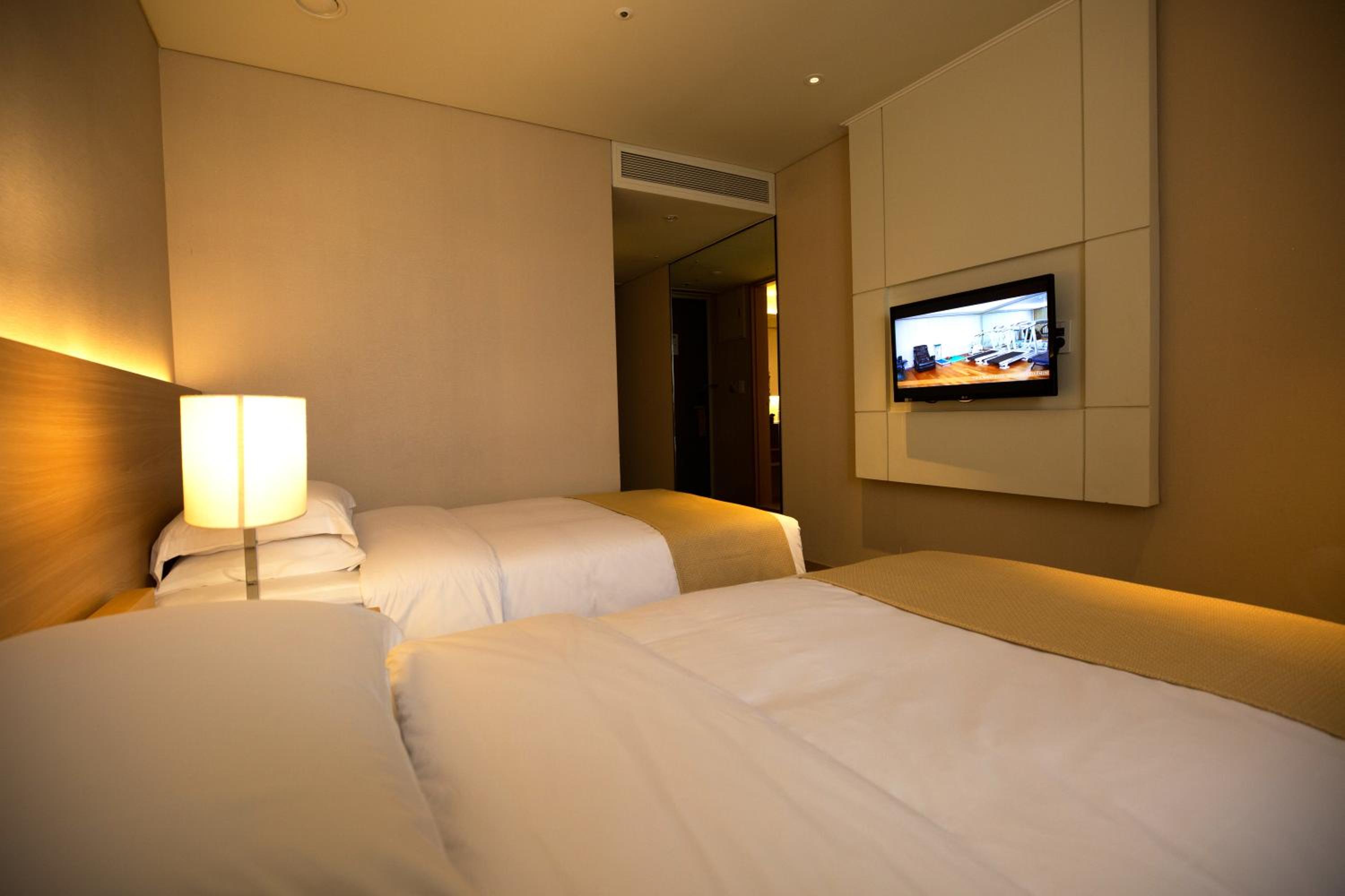 Standard Twin Room photo 3