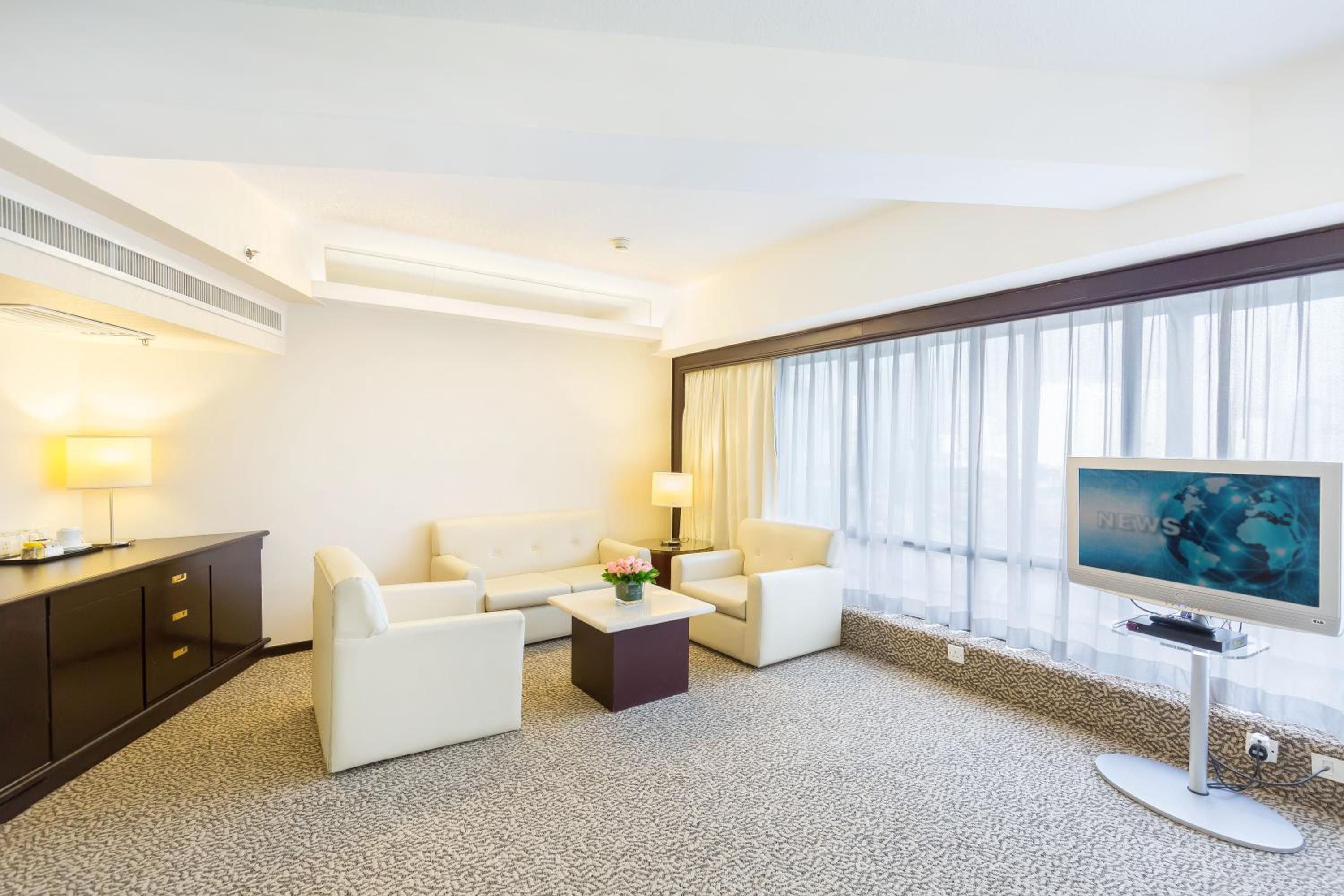 Deluxe Suite photo 3