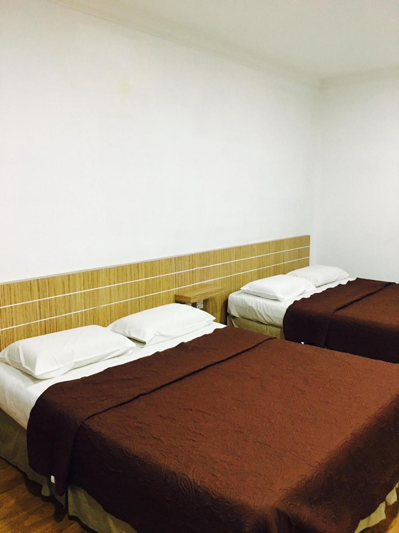 Deluxe Quadruple Room - Photo 2