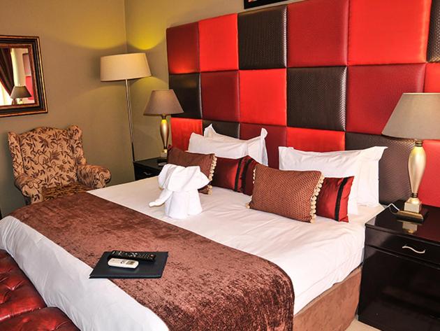 Deluxe Room - Photo 5