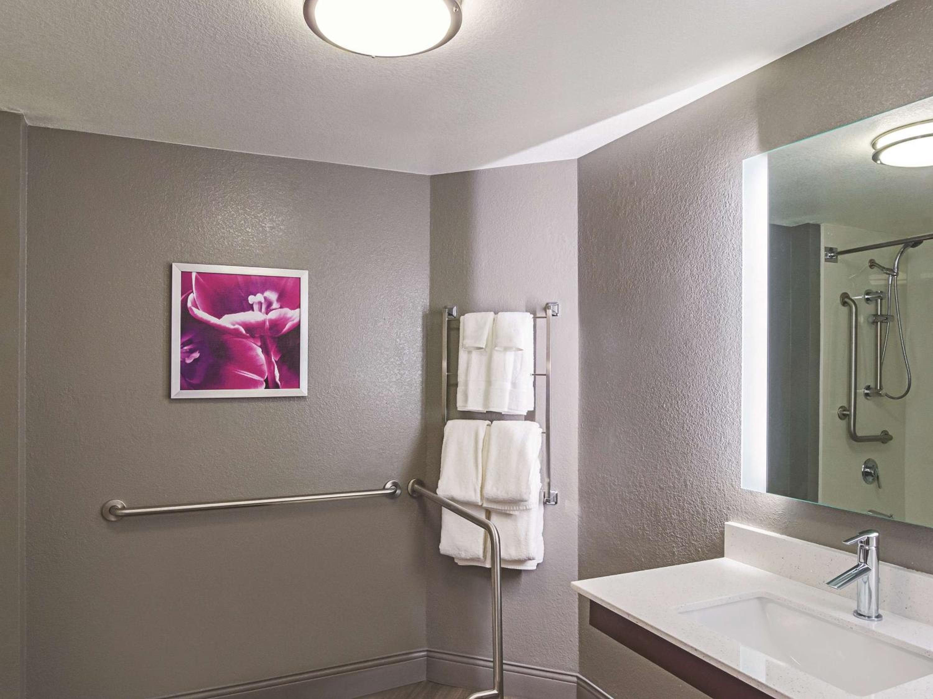 King Room - Disability Access - Photo 3