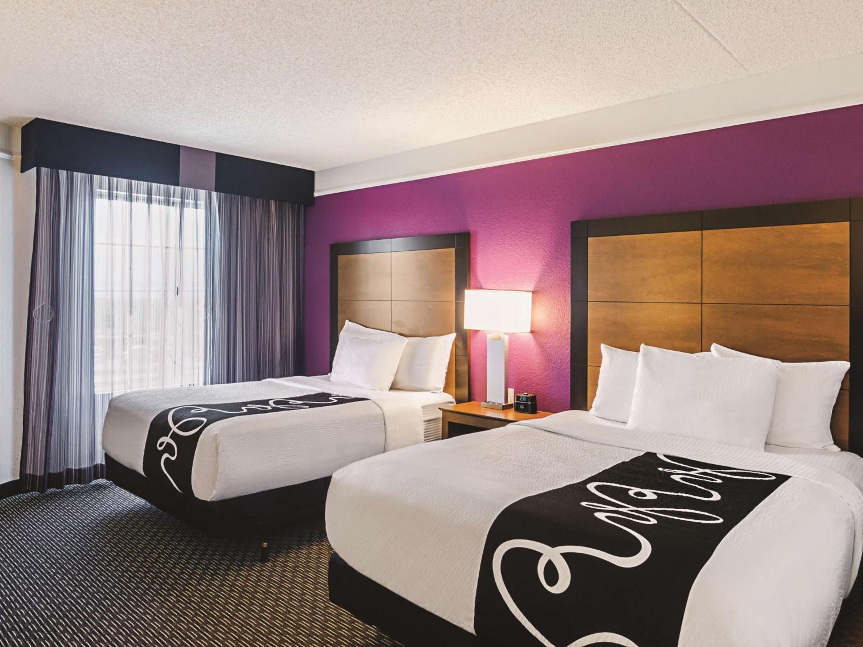 Double Room with Two Double Beds - Disability Access - Photo 4