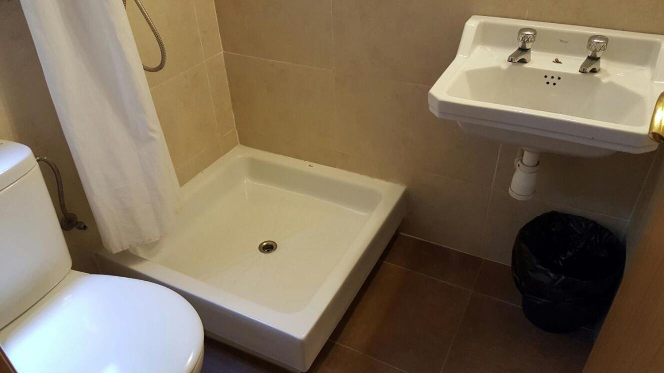 Single Room with Private Bathroom with no views photo 3