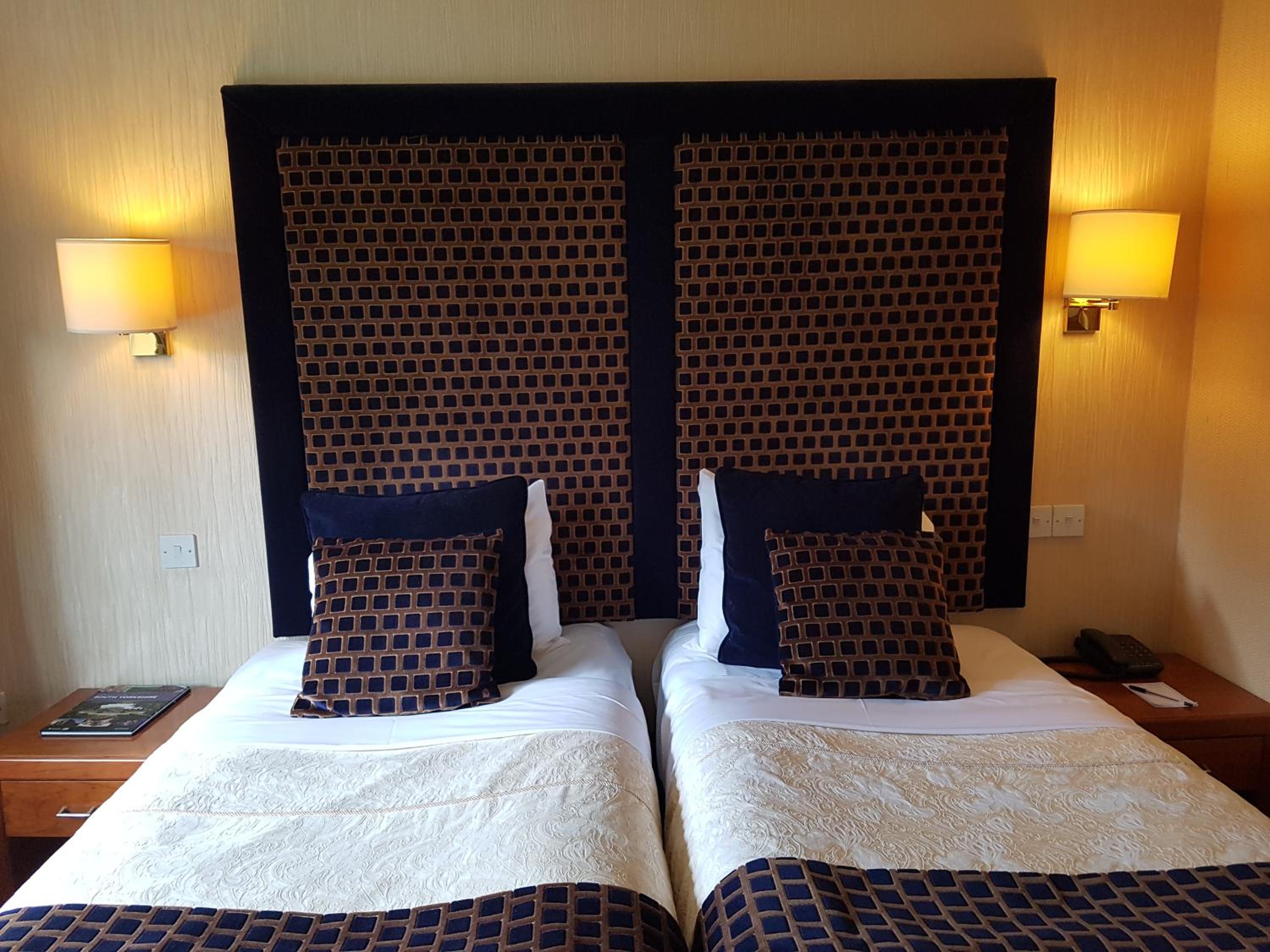 Standard Twin Room - Photo 1
