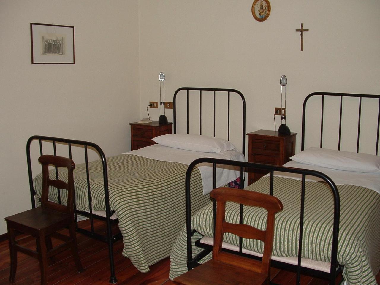 Twin Room - Photo 6