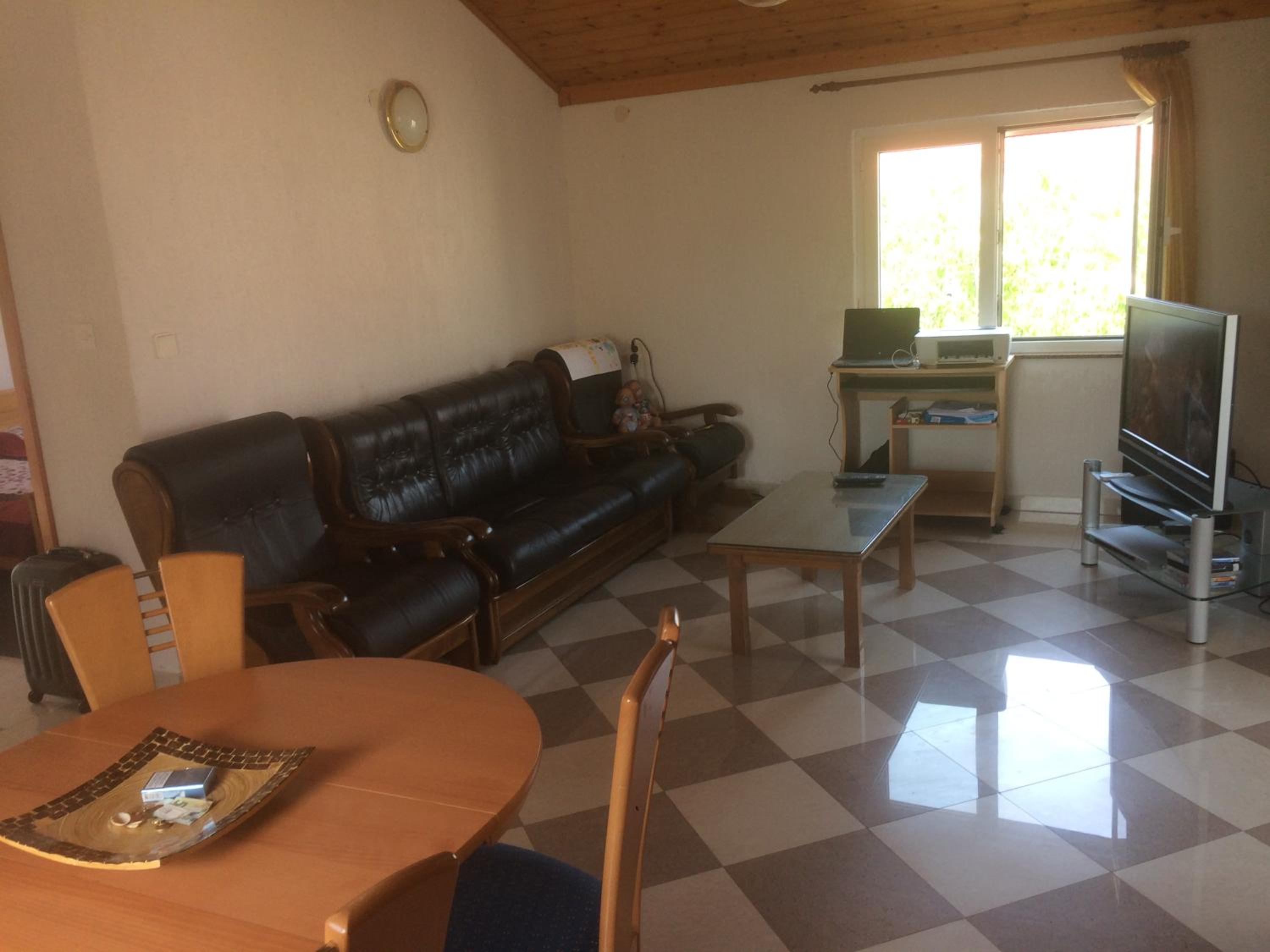 Two-Bedroom Apartment (6 Adults) photo 3