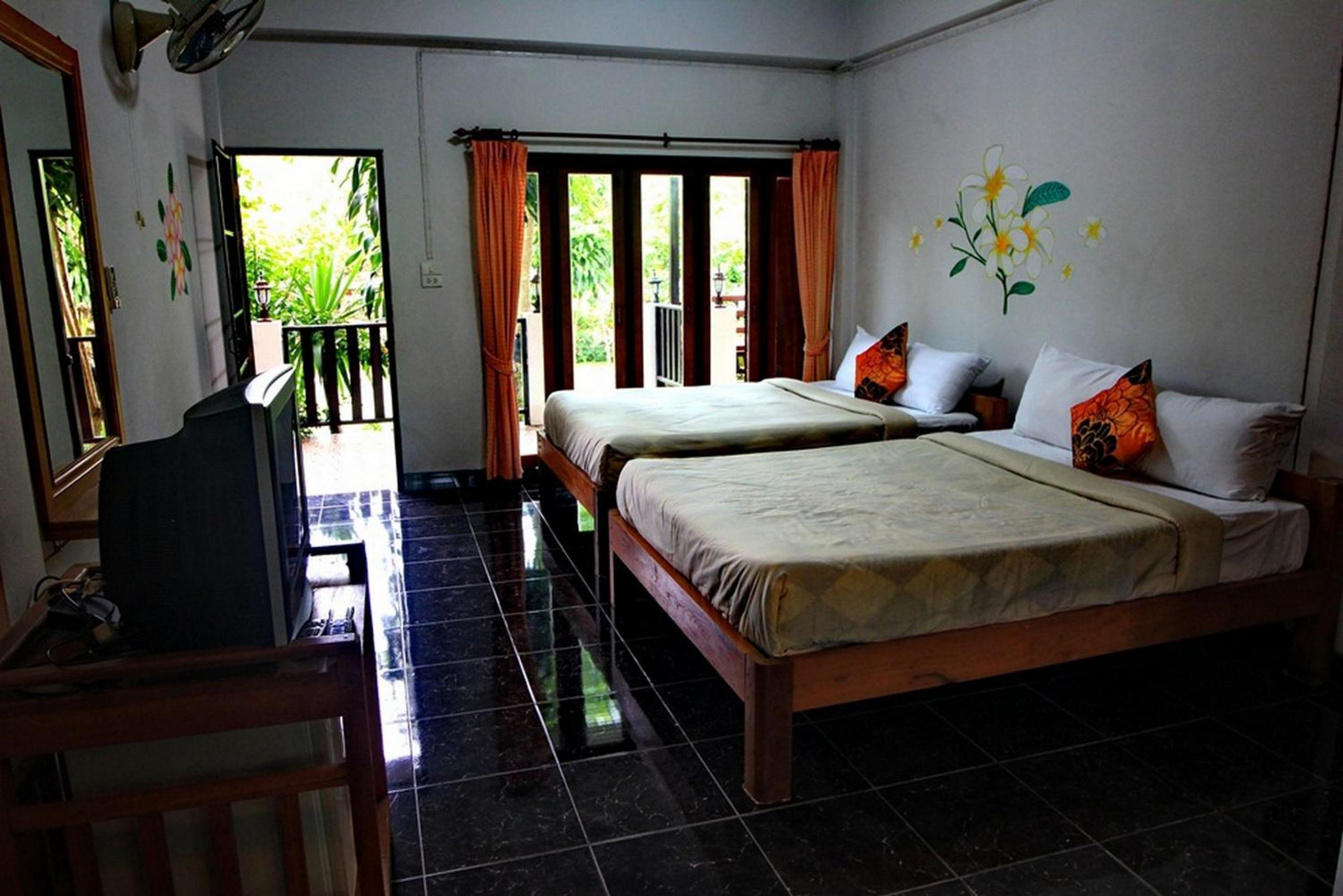 Family Room - Photo 3