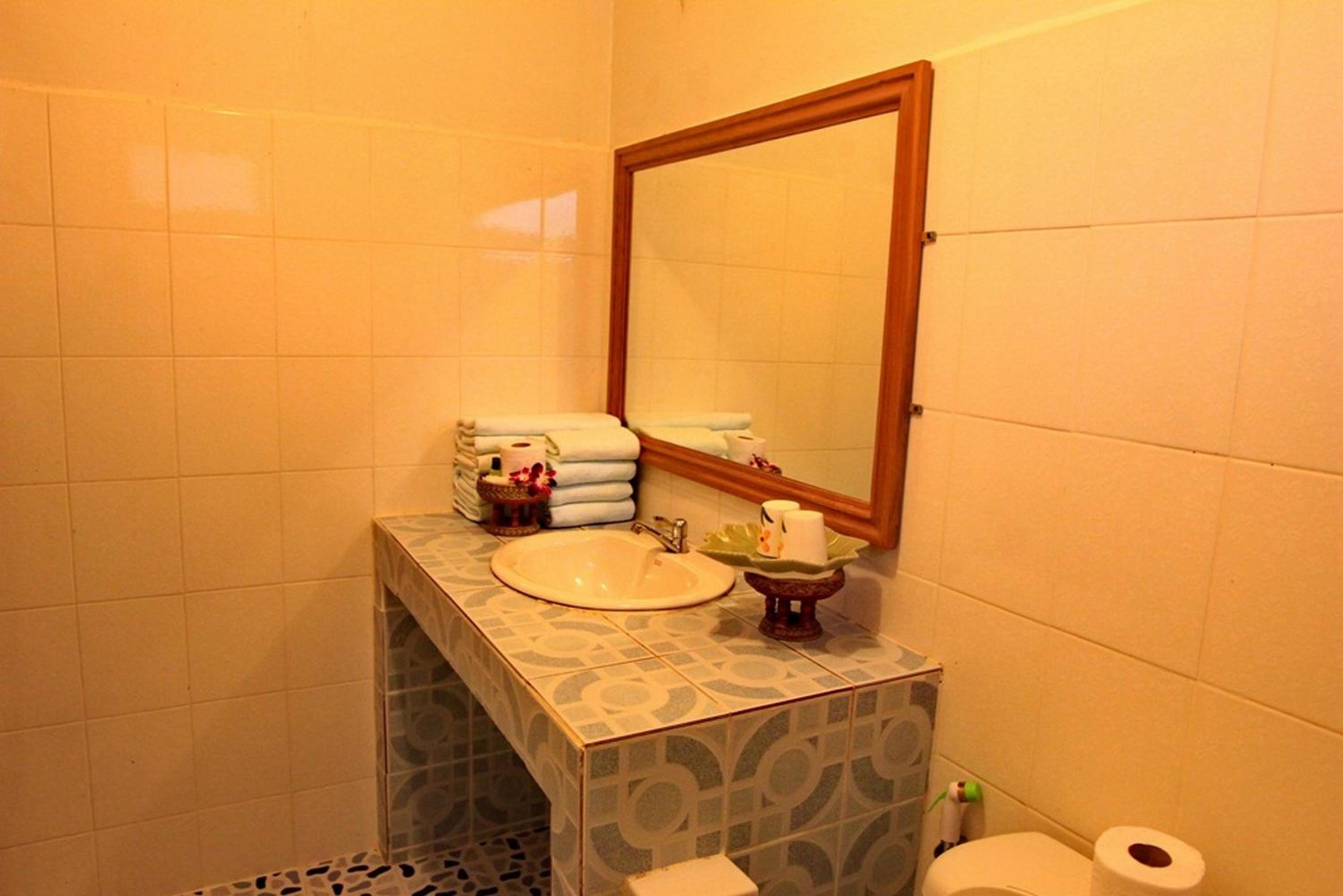Family Room - Photo 14