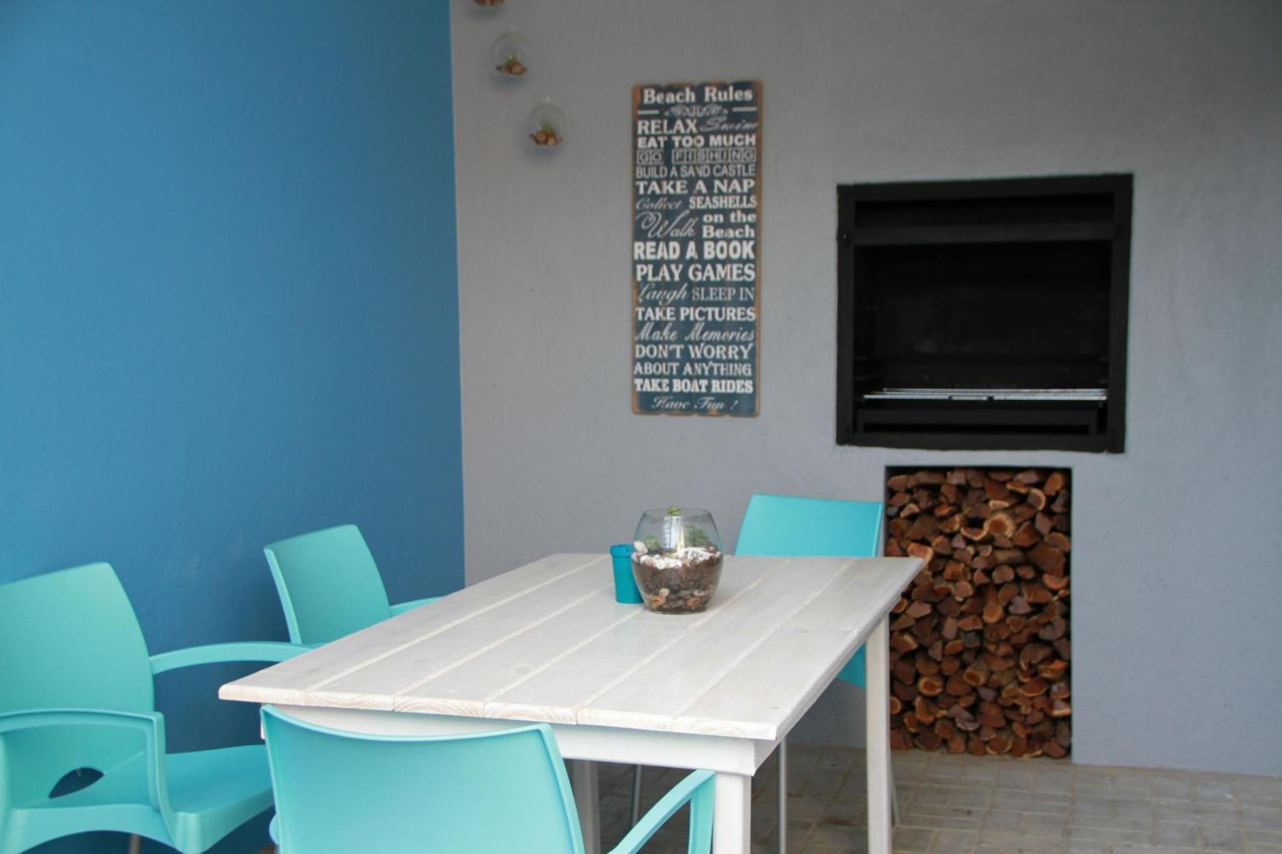 Family Room photo 3