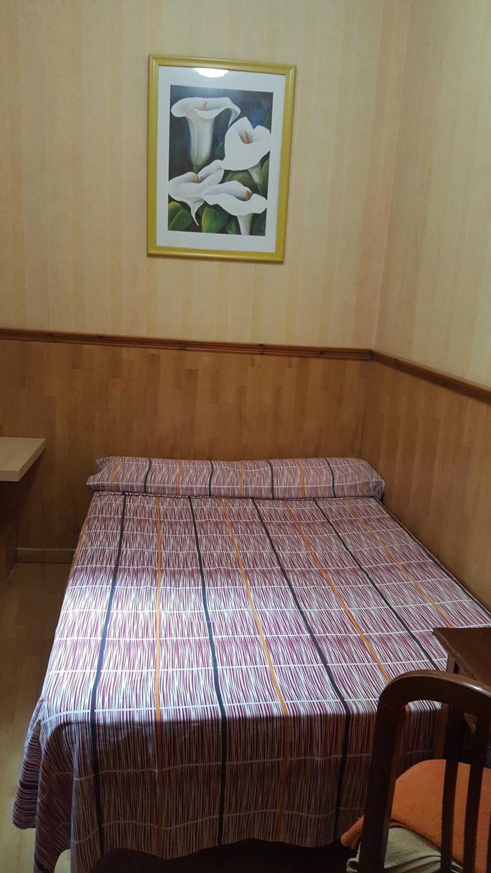 Habitación Doble Económica con Baño Compartido sin vistas