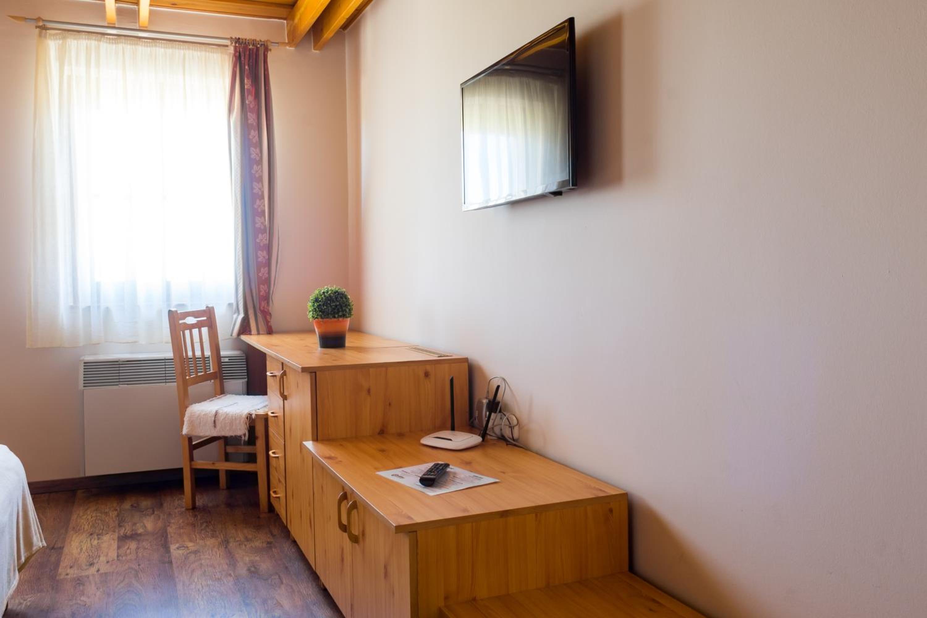 Double Room - Photo 15