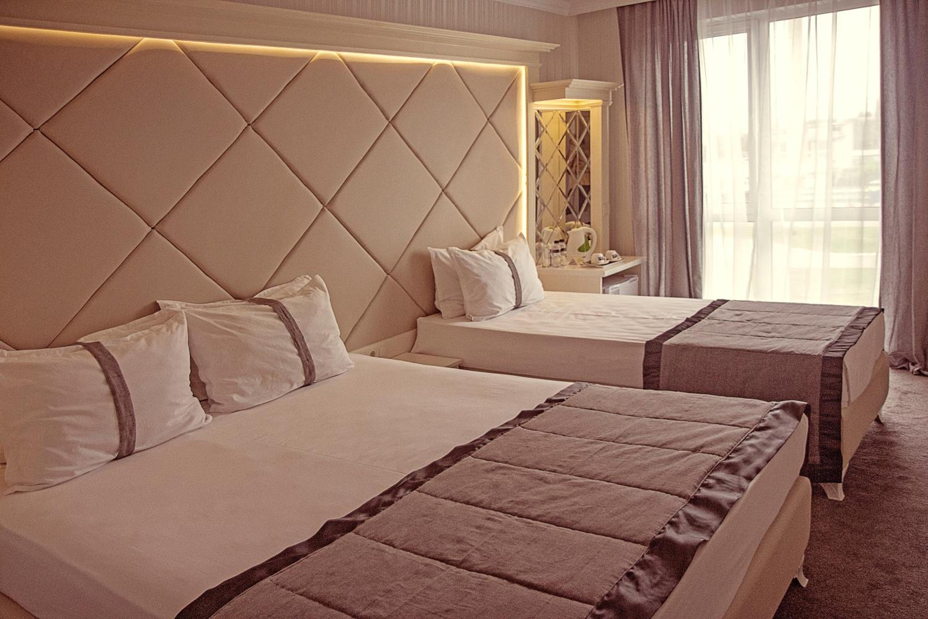 Standard Double or Twin Room with Free Spa Access - Photo 8