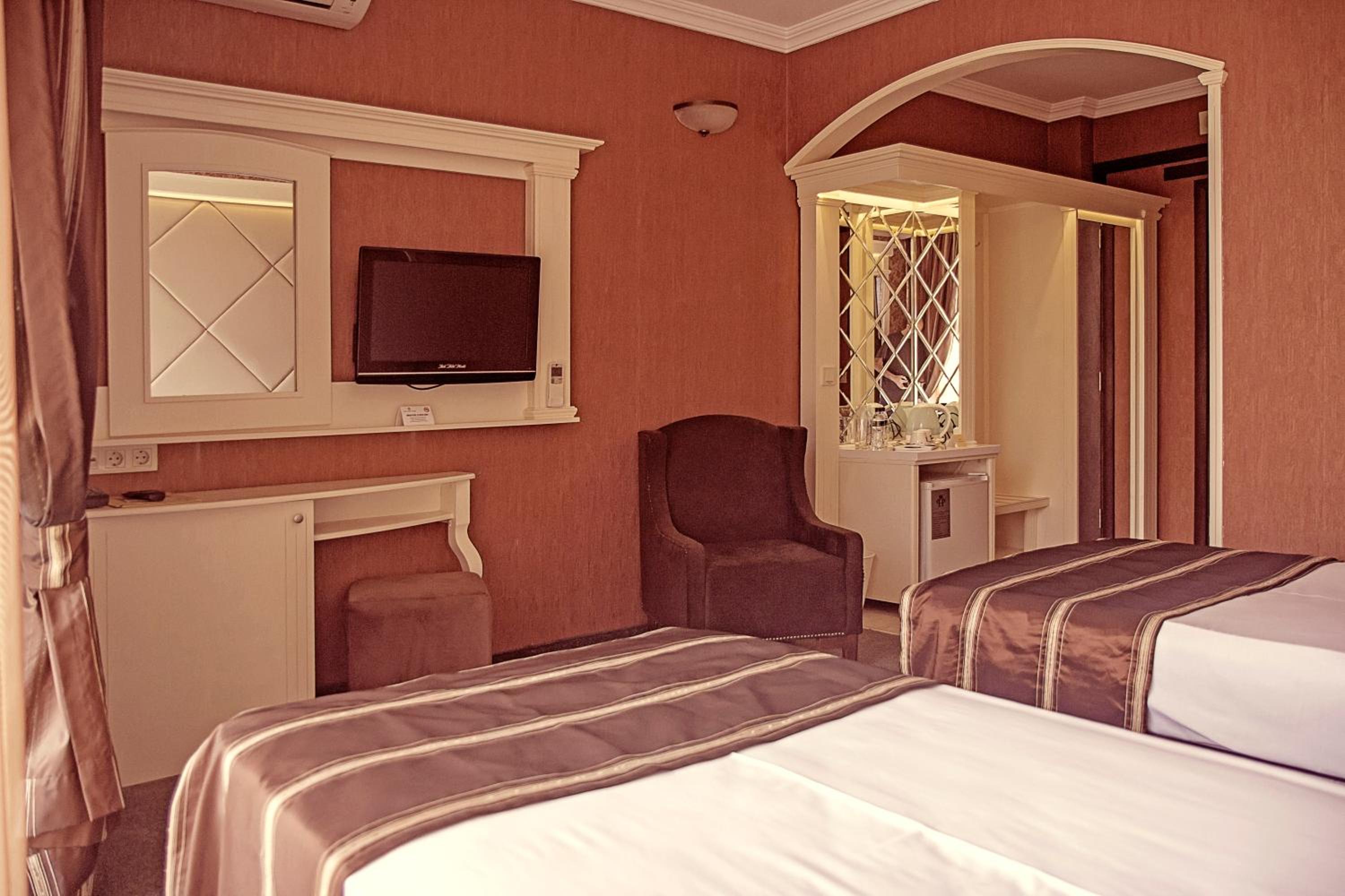 Standard Double or Twin Room with Free Spa Access - Photo 10