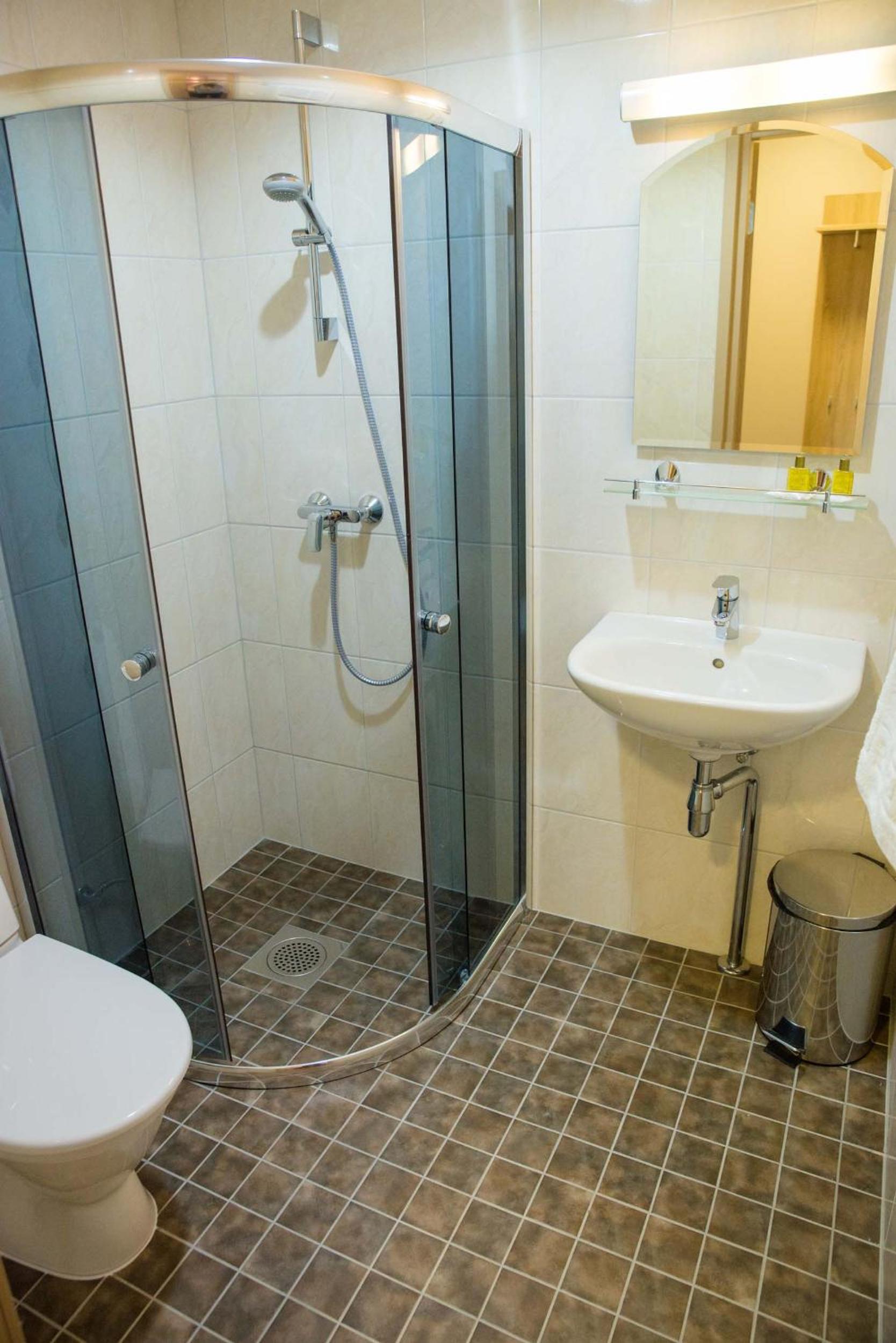 Standard Twin Room - Photo 8
