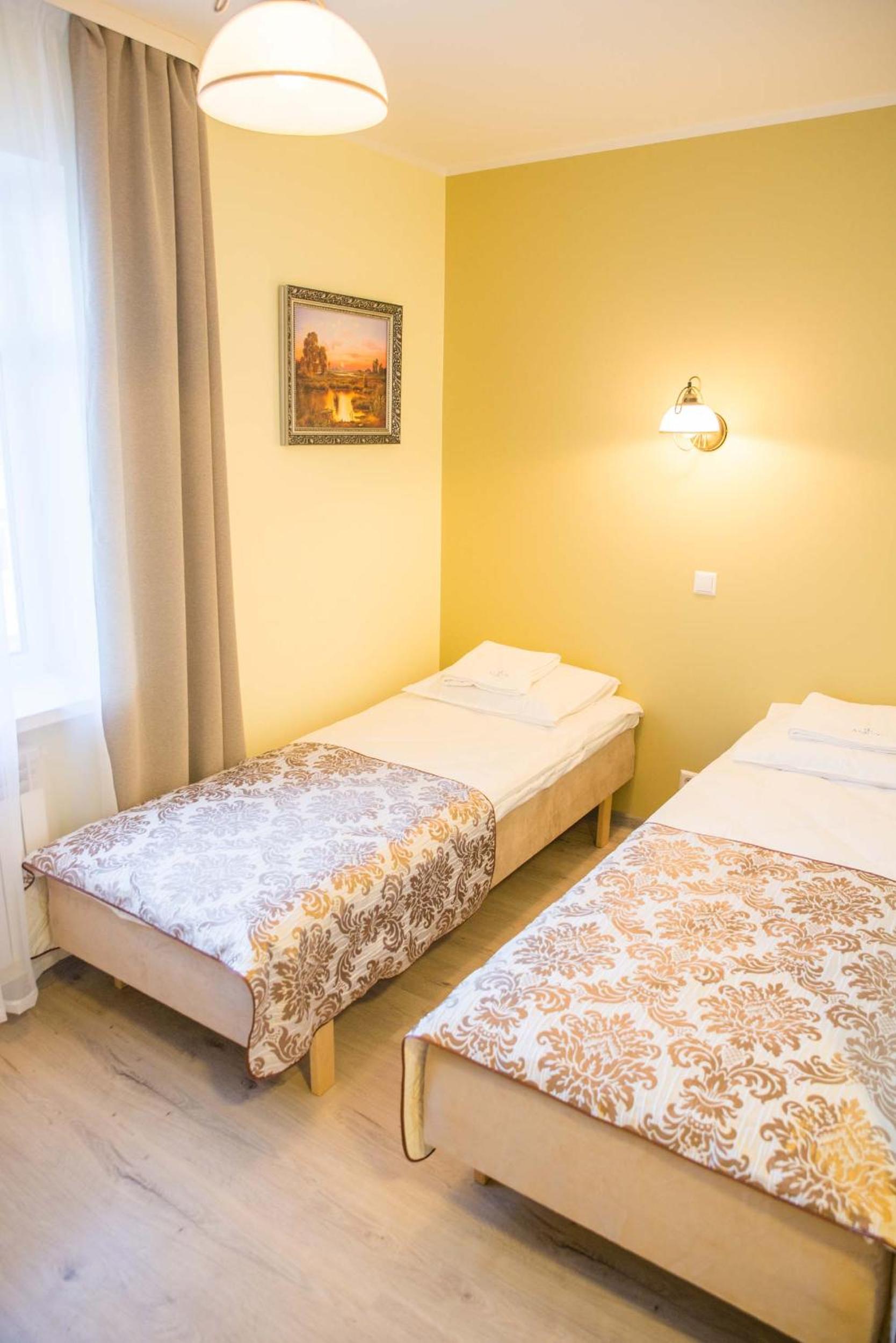 Standard Twin Room - Photo 13