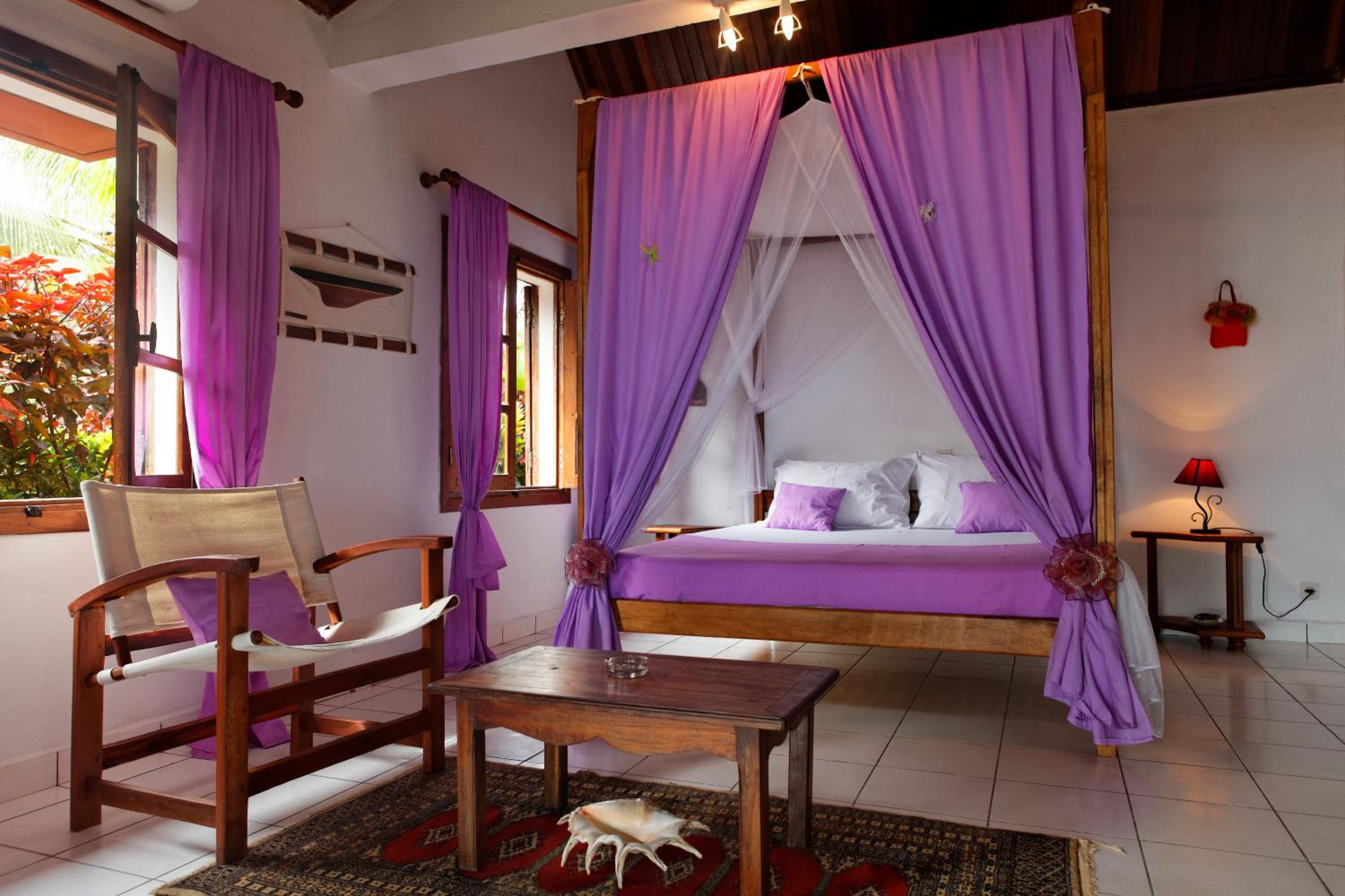Bungalow (2 Adults) photo 2