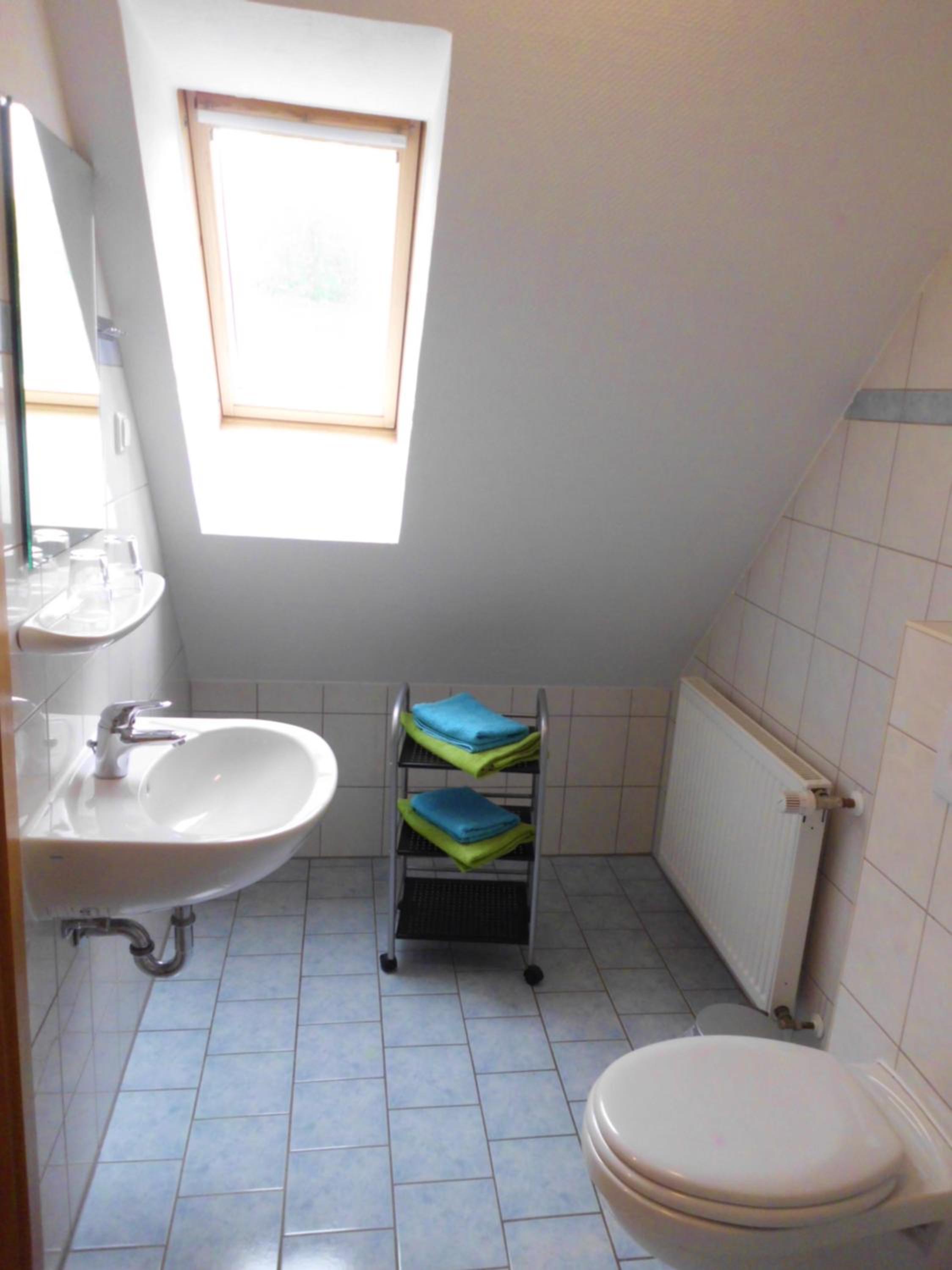 Double Room with Private Bathroom - Photo 4