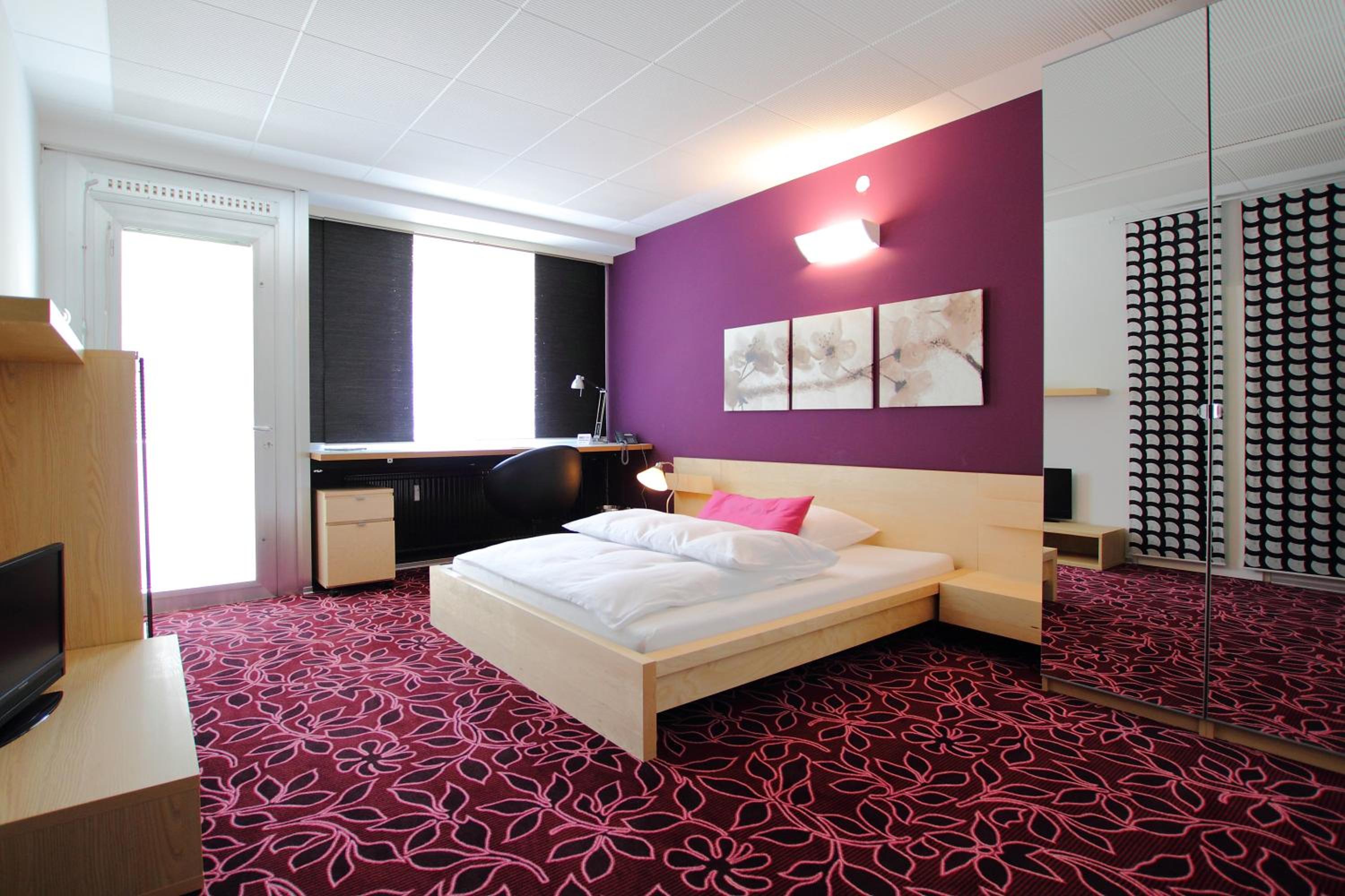 Business Double Room with Balcony photo 1