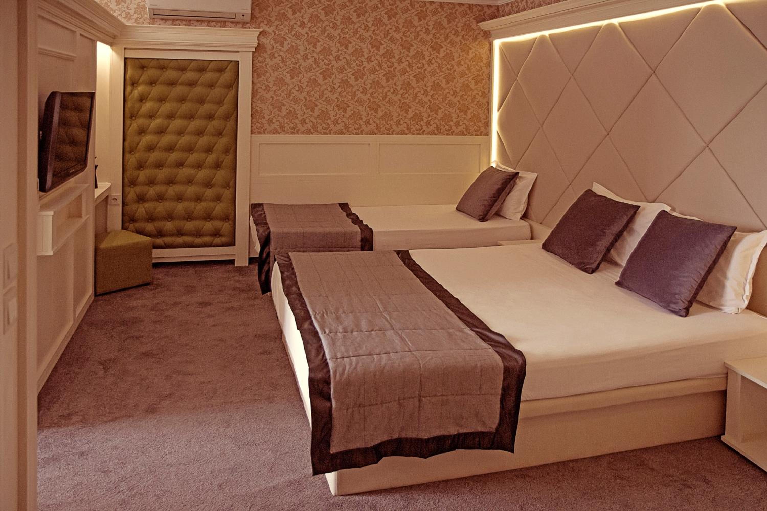 Junior Suite with Free Spa Access - Photo 2
