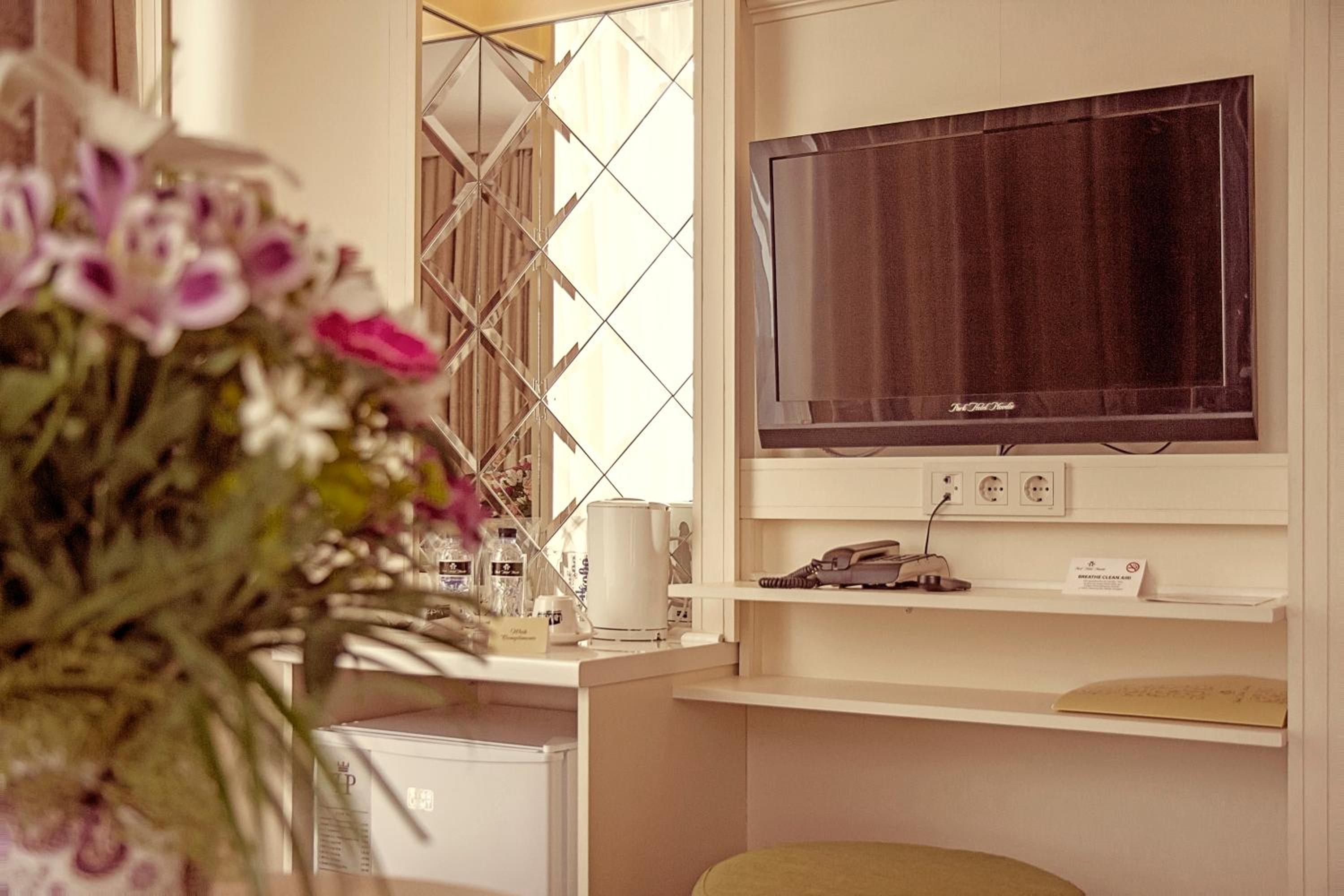 Junior Suite with Free Spa Access - Photo 4