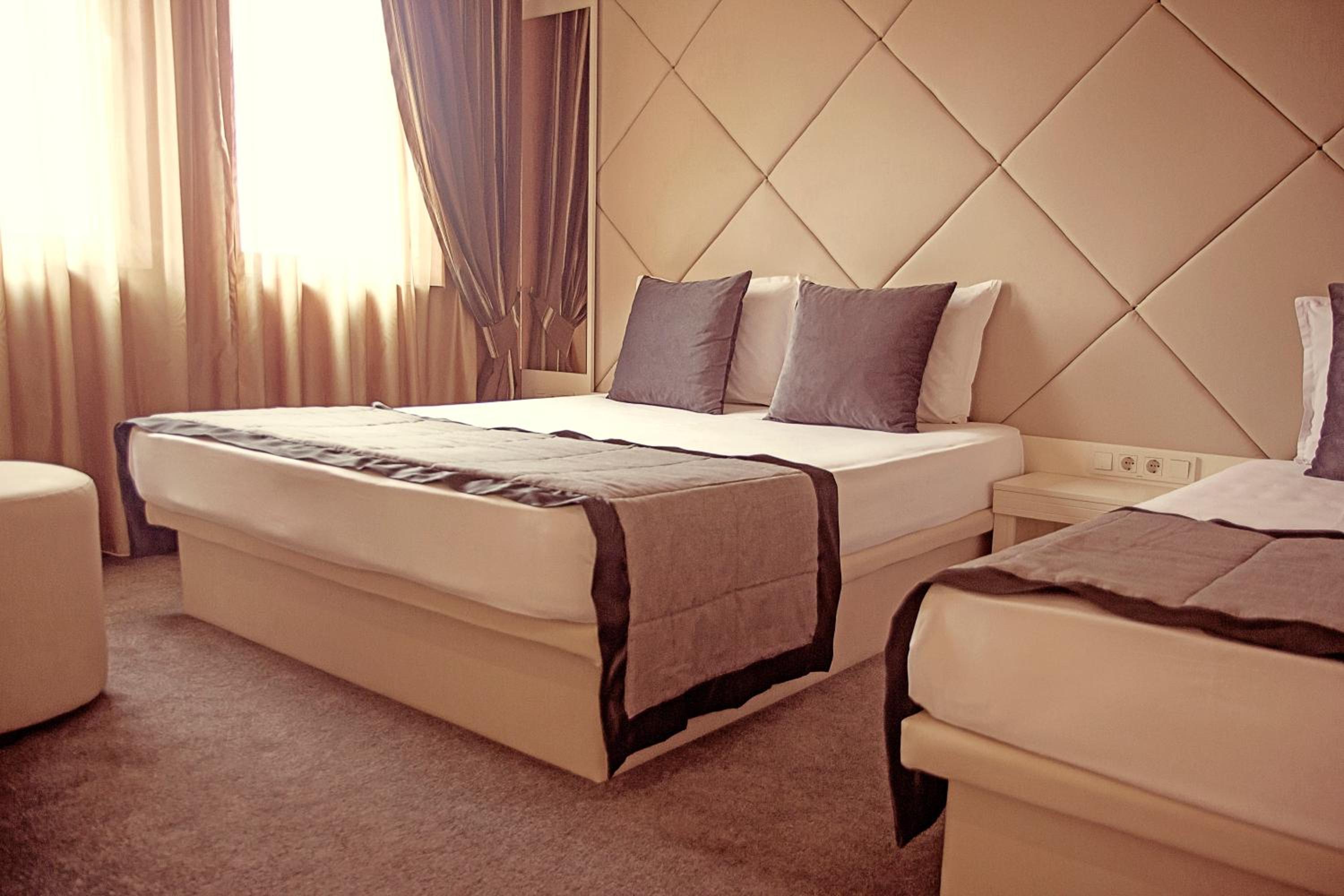 Standard Double or Twin Room with Free Spa Access - Photo 1