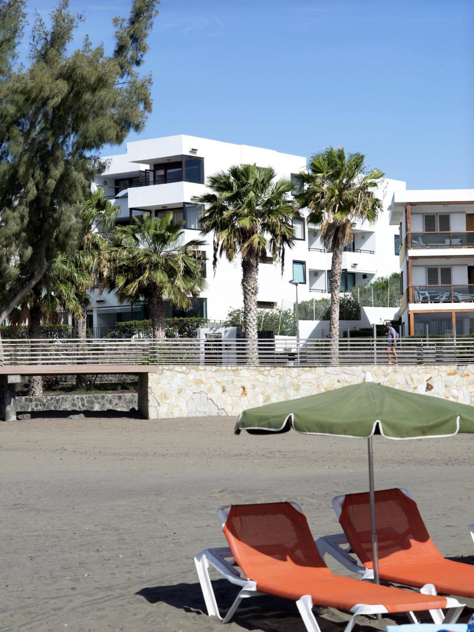 Apartment with Terrace photo 3