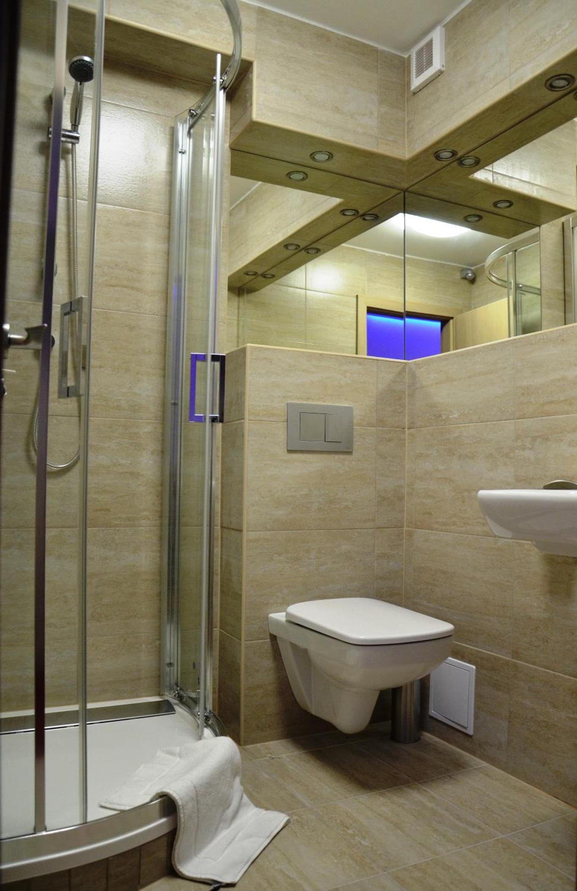 Double or Twin Room with Extra Bed photo 1