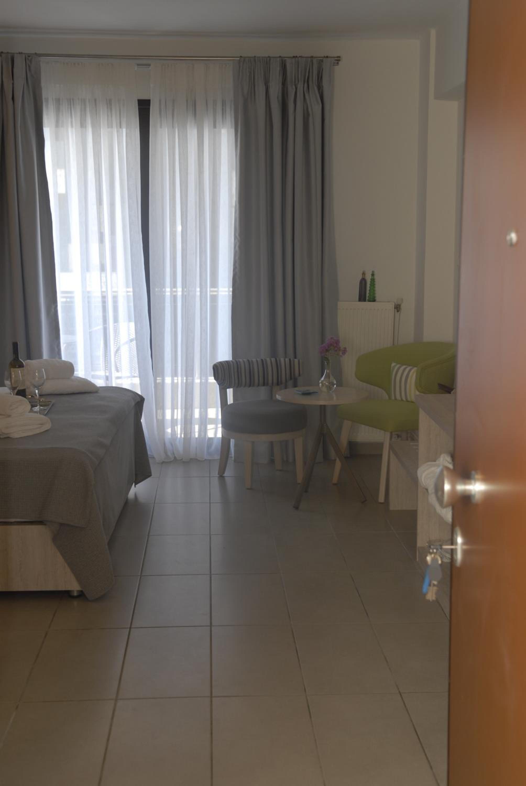 Studio Apartment - Photo 10