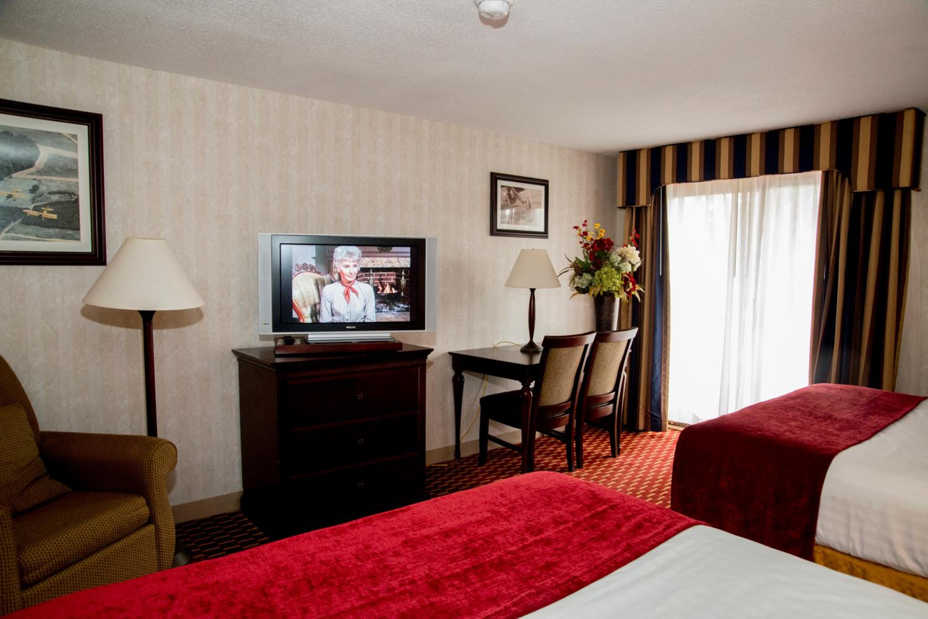 Double Room with Two Double Beds - Non-Smoking - Photo 9