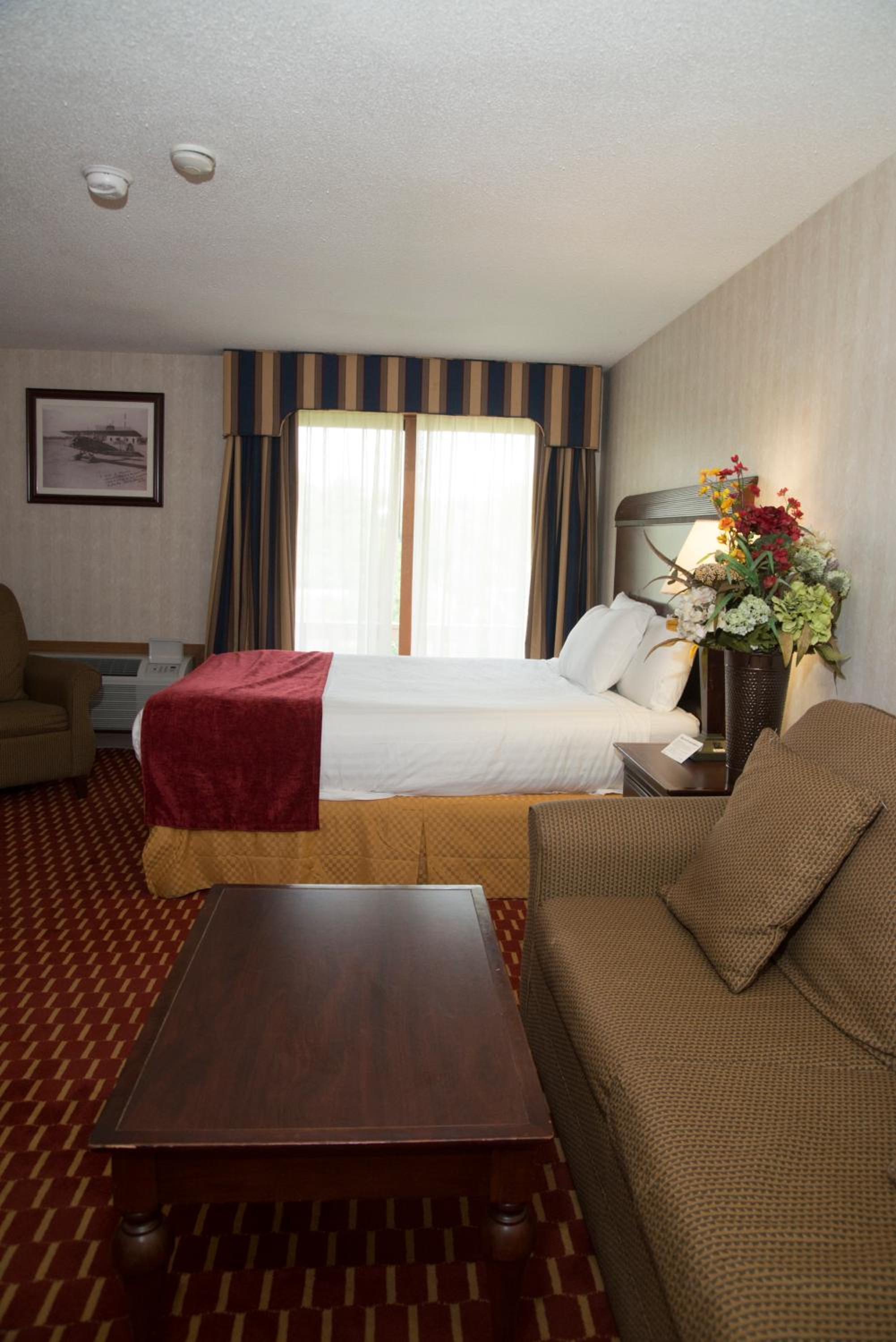 Queen Room - Non-Smoking - Photo 2