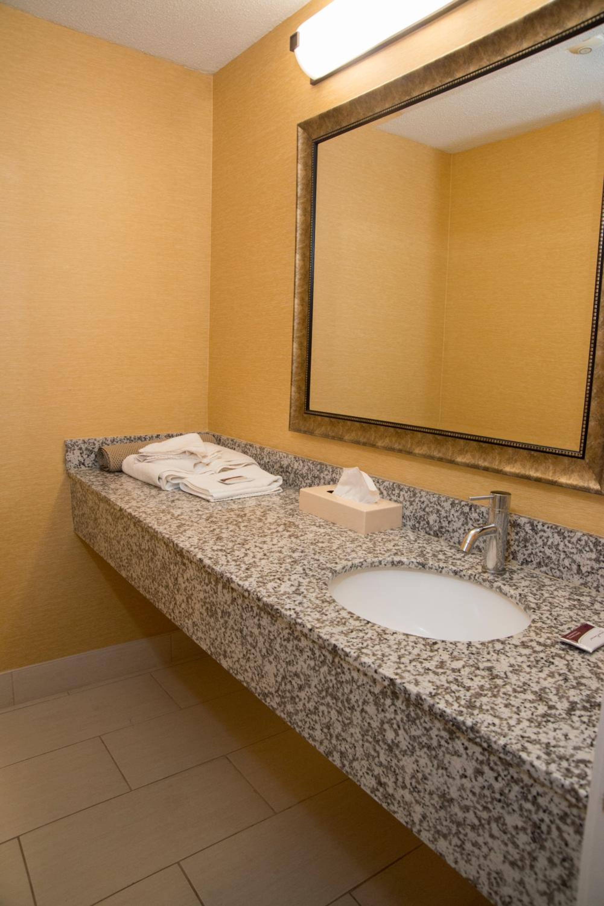 King Room - Non-Smoking - Photo 5