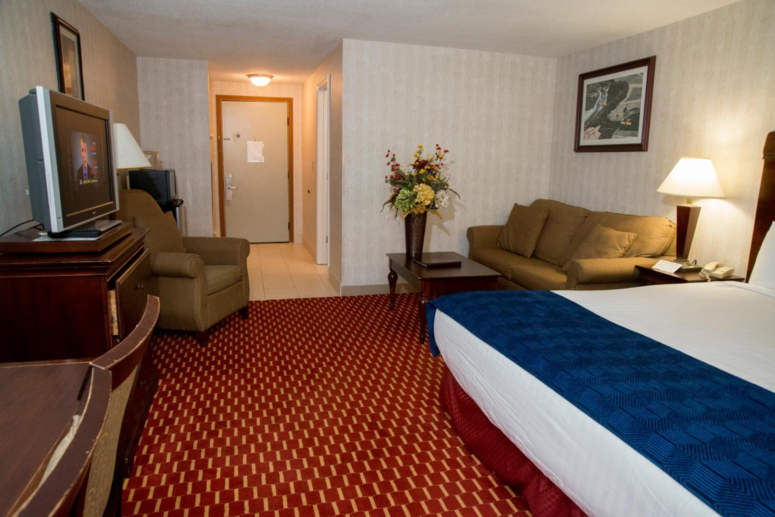 King Room - Non-Smoking - Photo 2